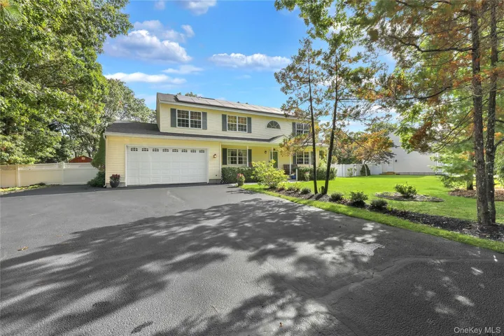17 Jennifer Path, Southampton, New York 11978