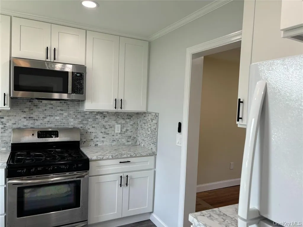 7 Spruce Street, Islip, NY, 1 Bedroom Bedrooms, 3 Rooms Rooms,1 BathroomBathrooms,Residential Lease,For Rent,Spruce,0,966609 7 Spruce Street, Islip, NY, 1 Bedroom Bedrooms, 3 Rooms Rooms,1 BathroomBathrooms,Residential Lease,For Rent,Spruce,0,966609
