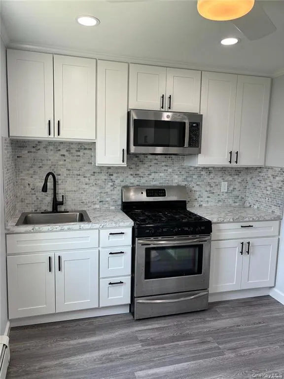 7 Spruce Street, Islip, NY, 1 Bedroom Bedrooms, 3 Rooms Rooms,1 BathroomBathrooms,Residential Lease,For Rent,Spruce,0,966609 7 Spruce Street, Islip, NY, 1 Bedroom Bedrooms, 3 Rooms Rooms,1 BathroomBathrooms,Residential Lease,For Rent,Spruce,0,966609