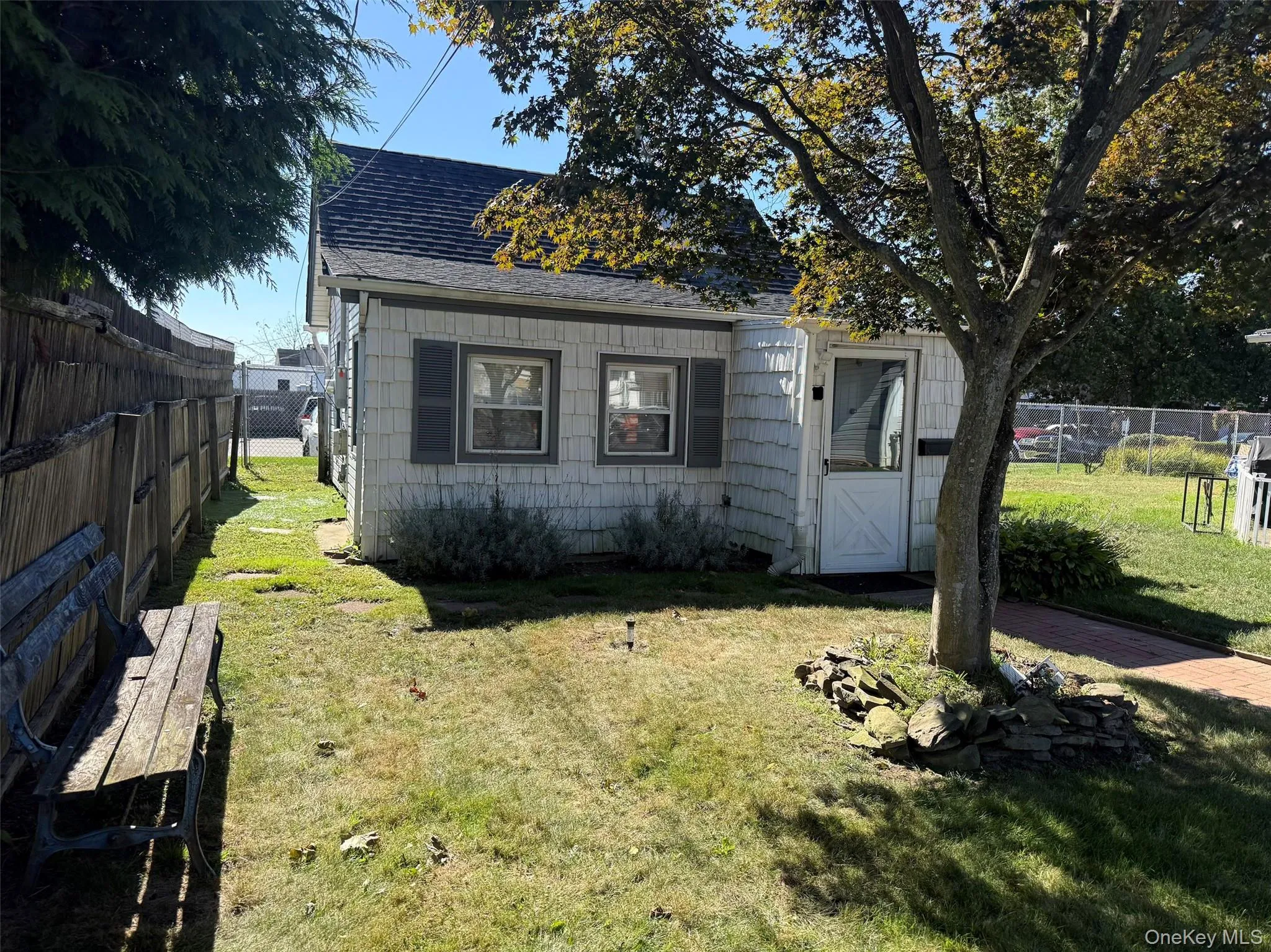 10 Hiddink Street, Islip, NY, 1 Bedroom Bedrooms, 3 Rooms Rooms,1 BathroomBathrooms,Residential Lease,For Rent,Hiddink,0,966626 10 Hiddink Street, Islip, NY, 1 Bedroom Bedrooms, 3 Rooms Rooms,1 BathroomBathrooms,Residential Lease,For Rent,Hiddink,0,966626
