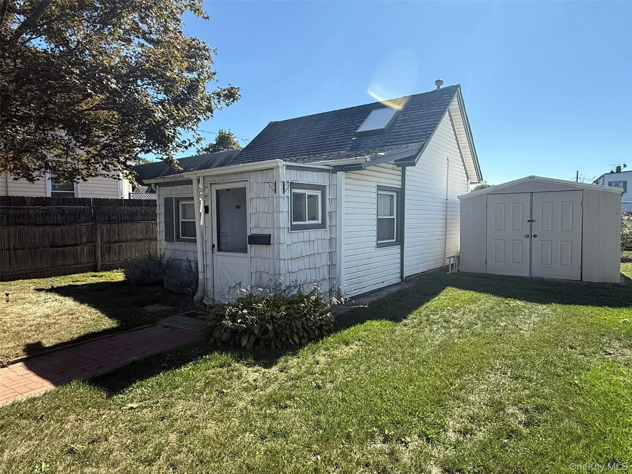 10 Hiddink Street, Islip, NY, 1 Bedroom Bedrooms, 3 Rooms Rooms,1 BathroomBathrooms,Residential Lease,For Rent,Hiddink,0,966626 10 Hiddink Street, Islip, NY, 1 Bedroom Bedrooms, 3 Rooms Rooms,1 BathroomBathrooms,Residential Lease,For Rent,Hiddink,0,966626