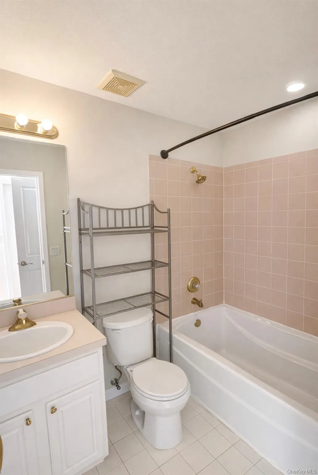 54 Crystal Hill Drive, Haverstraw, NY, 2 Bedrooms Bedrooms, 6 Rooms Rooms,2 BathroomsBathrooms,Residential Lease,For Rent,Crystal Hill,0,966656 54 Crystal Hill Drive, Haverstraw, NY, 2 Bedrooms Bedrooms, 6 Rooms Rooms,2 BathroomsBathrooms,Residential Lease,For Rent,Crystal Hill,0,966656