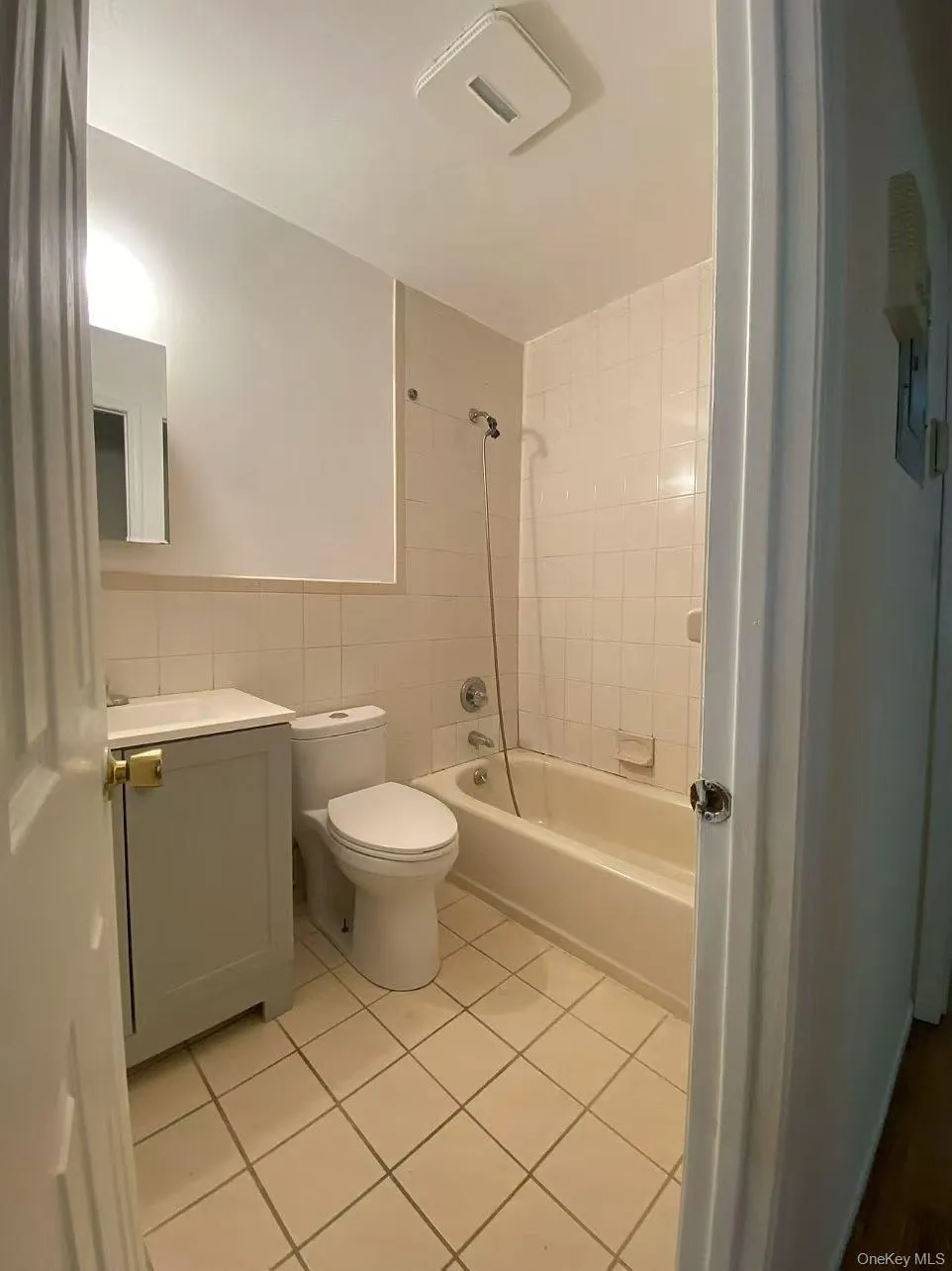 4222 163rd Street, New York, NY, 3 Bedrooms Bedrooms, 8 Rooms Rooms,2 BathroomsBathrooms,Residential Lease,For Rent,163rd,0,966701 4222 163rd Street, New York, NY, 3 Bedrooms Bedrooms, 8 Rooms Rooms,2 BathroomsBathrooms,Residential Lease,For Rent,163rd,0,966701
