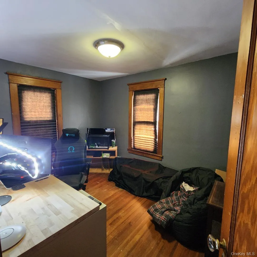 using bedroom as an office using bedroom as an office