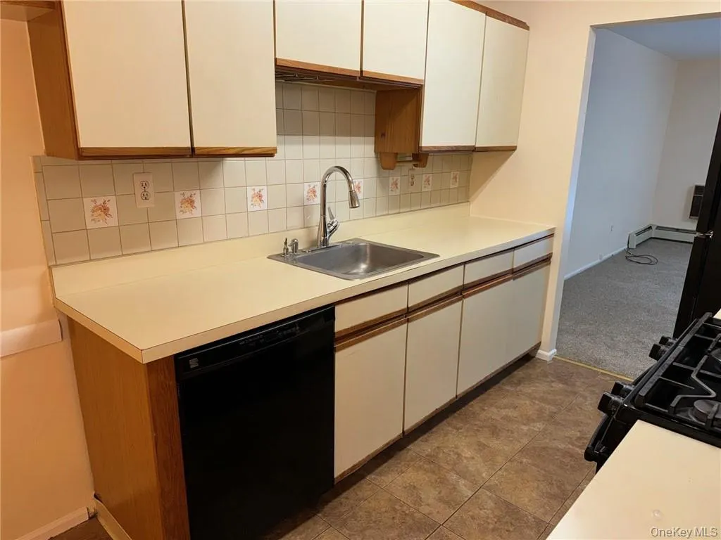 EIK ON 1ST FLR EIK ON 1ST FLR