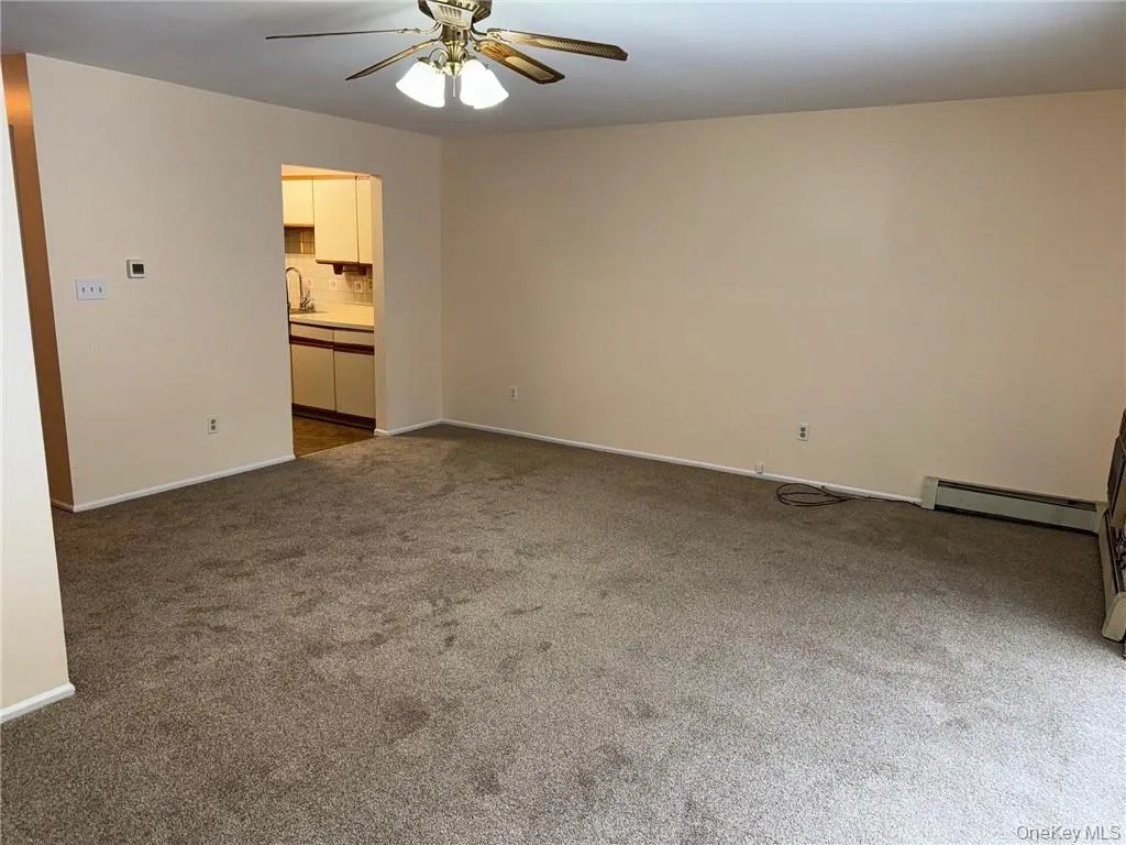 LIVING RM ON 1ST FLR LIVING RM ON 1ST FLR