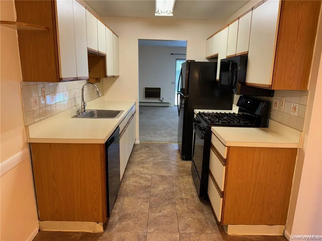 EIK ON 1ST FLR EIK ON 1ST FLR