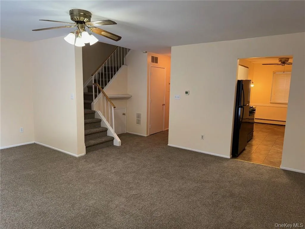 LIVING RM ON 1ST FLR LIVING RM ON 1ST FLR