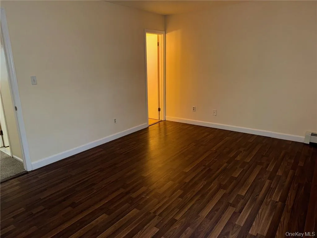 MASTER BR 2ND FLOOR MASTER BR 2ND FLOOR