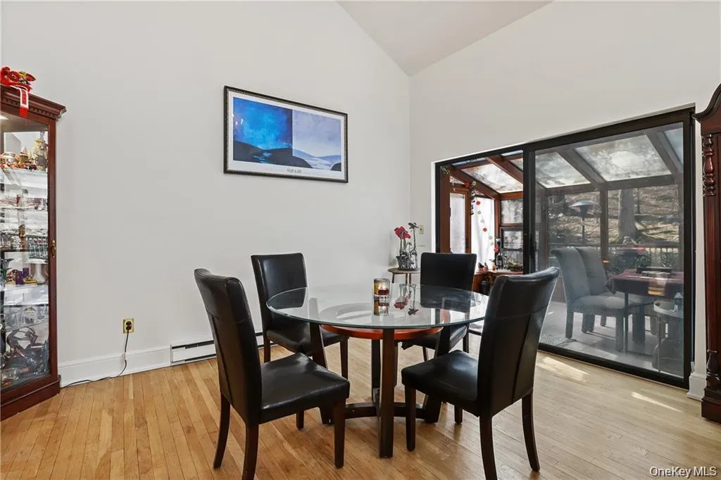 Photo from former tenant Photo from former tenant