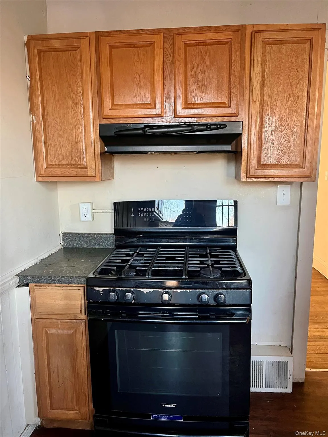 70 Linden Avenue, Middletown, NY, 3 Bedrooms Bedrooms, 6 Rooms Rooms,2 BathroomsBathrooms,Residential Lease,For Rent,Linden,0,966749 70 Linden Avenue, Middletown, NY, 3 Bedrooms Bedrooms, 6 Rooms Rooms,2 BathroomsBathrooms,Residential Lease,For Rent,Linden,0,966749