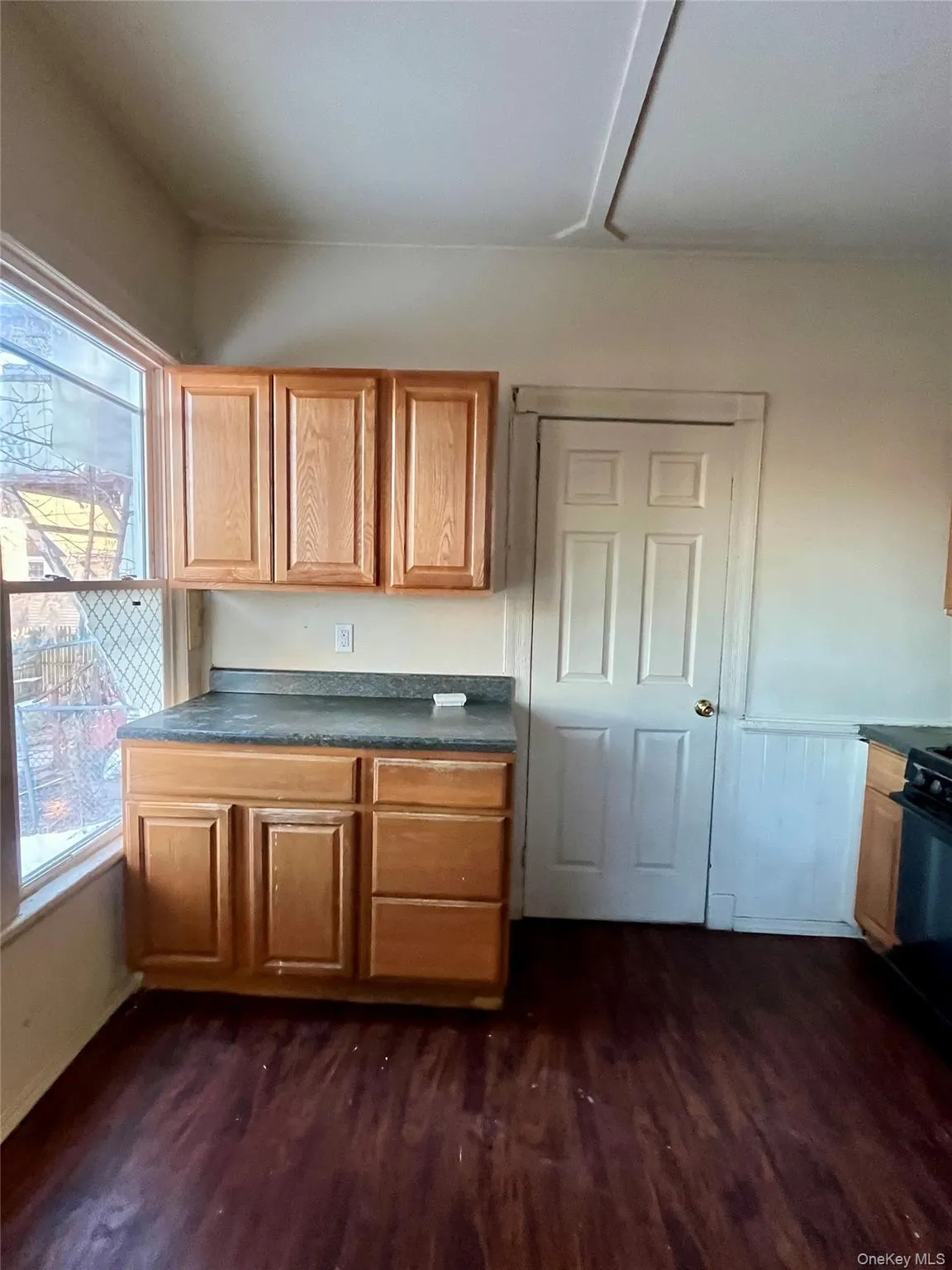 70 Linden Avenue, Middletown, NY, 3 Bedrooms Bedrooms, 6 Rooms Rooms,2 BathroomsBathrooms,Residential Lease,For Rent,Linden,0,966749 70 Linden Avenue, Middletown, NY, 3 Bedrooms Bedrooms, 6 Rooms Rooms,2 BathroomsBathrooms,Residential Lease,For Rent,Linden,0,966749