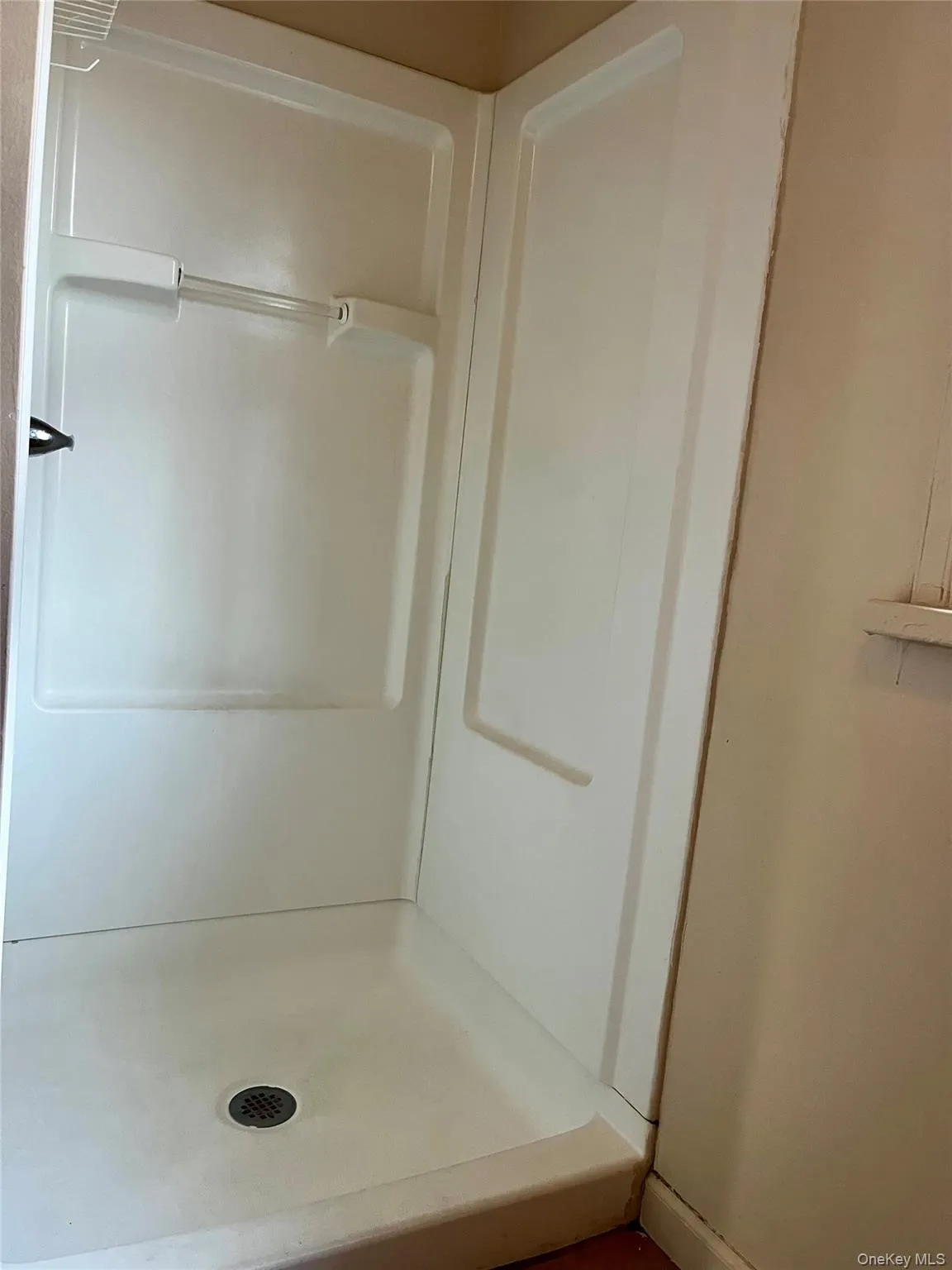 70 Linden Avenue, Middletown, NY, 3 Bedrooms Bedrooms, 6 Rooms Rooms,2 BathroomsBathrooms,Residential Lease,For Rent,Linden,0,966749 70 Linden Avenue, Middletown, NY, 3 Bedrooms Bedrooms, 6 Rooms Rooms,2 BathroomsBathrooms,Residential Lease,For Rent,Linden,0,966749