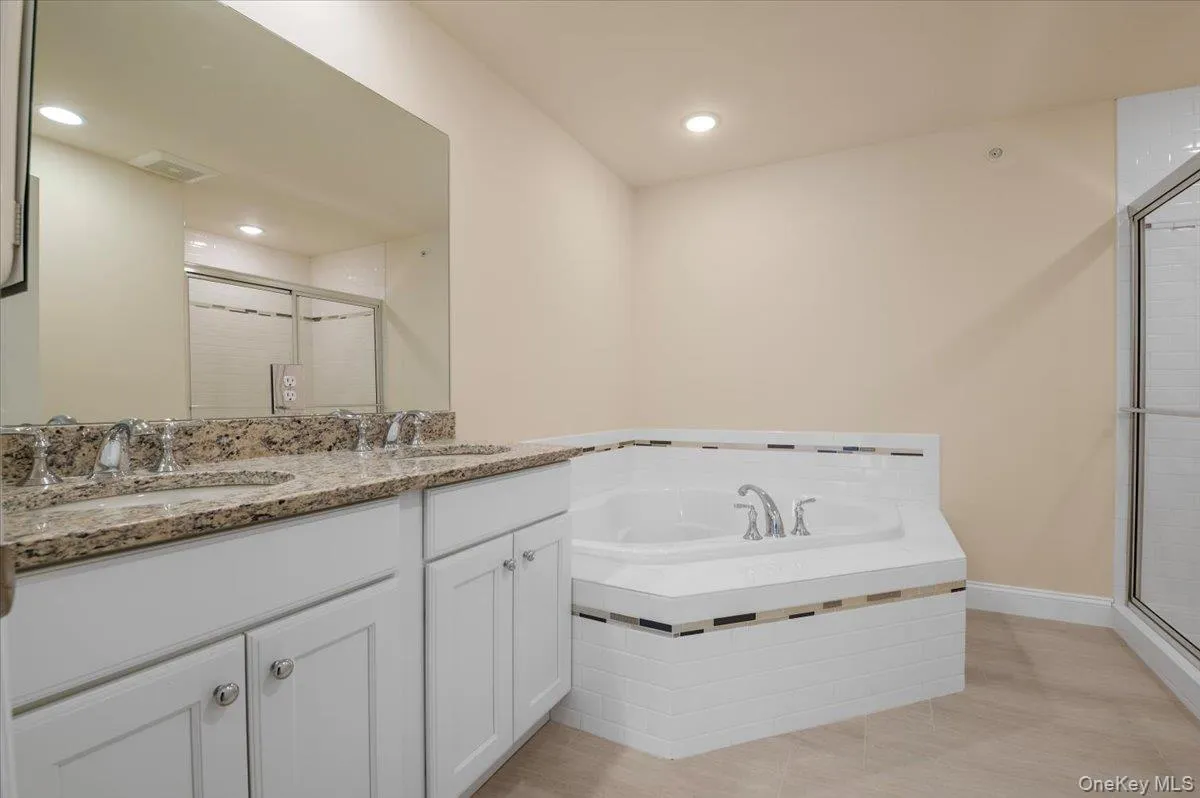 4 Steven Circle, Huntington, NY, 2 Bedrooms Bedrooms, 7 Rooms Rooms,2 BathroomsBathrooms,Residential,For Rent,Steven,0,966778 4 Steven Circle, Huntington, NY, 2 Bedrooms Bedrooms, 7 Rooms Rooms,2 BathroomsBathrooms,Residential,For Rent,Steven,0,966778