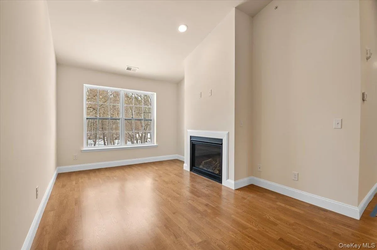 4 Steven Circle, Huntington, NY, 2 Bedrooms Bedrooms, 7 Rooms Rooms,2 BathroomsBathrooms,Residential,For Rent,Steven,0,966778 4 Steven Circle, Huntington, NY, 2 Bedrooms Bedrooms, 7 Rooms Rooms,2 BathroomsBathrooms,Residential,For Rent,Steven,0,966778