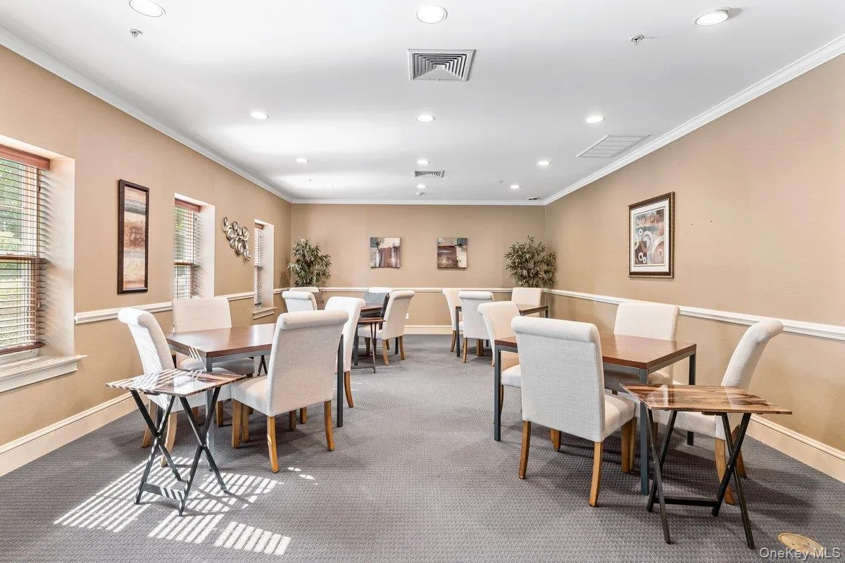 4 Steven Circle, Huntington, NY, 2 Bedrooms Bedrooms, 7 Rooms Rooms,2 BathroomsBathrooms,Residential,For Rent,Steven,0,966778 4 Steven Circle, Huntington, NY, 2 Bedrooms Bedrooms, 7 Rooms Rooms,2 BathroomsBathrooms,Residential,For Rent,Steven,0,966778