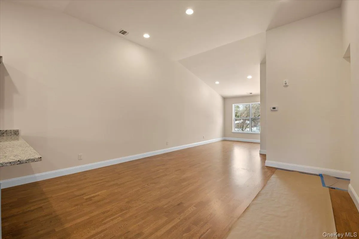 4 Steven Circle, Huntington, NY, 2 Bedrooms Bedrooms, 7 Rooms Rooms,2 BathroomsBathrooms,Residential,For Rent,Steven,0,966778 4 Steven Circle, Huntington, NY, 2 Bedrooms Bedrooms, 7 Rooms Rooms,2 BathroomsBathrooms,Residential,For Rent,Steven,0,966778