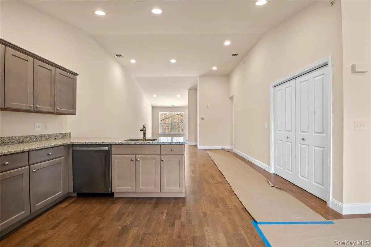 4 Steven Circle, Huntington, NY, 2 Bedrooms Bedrooms, 7 Rooms Rooms,2 BathroomsBathrooms,Residential,For Rent,Steven,0,966778 4 Steven Circle, Huntington, NY, 2 Bedrooms Bedrooms, 7 Rooms Rooms,2 BathroomsBathrooms,Residential,For Rent,Steven,0,966778