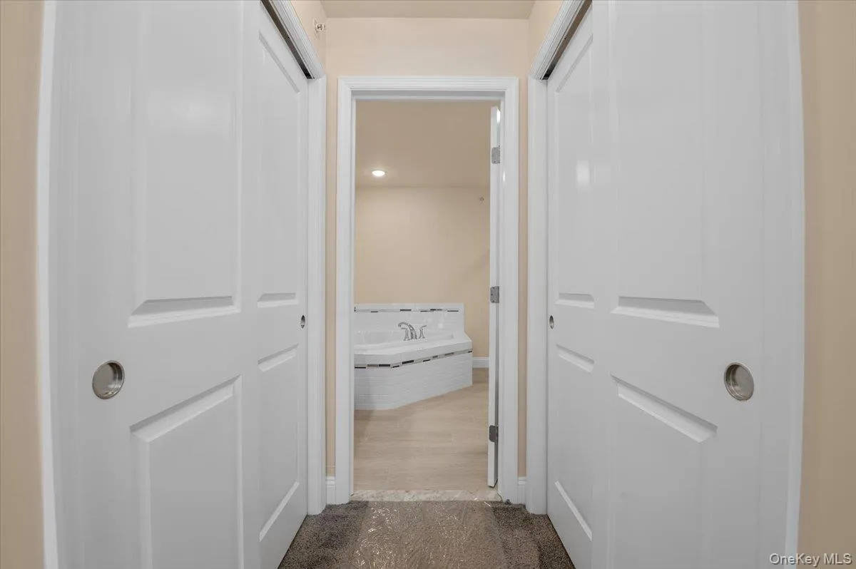 4 Steven Circle, Huntington, NY, 2 Bedrooms Bedrooms, 7 Rooms Rooms,2 BathroomsBathrooms,Residential,For Rent,Steven,0,966778 4 Steven Circle, Huntington, NY, 2 Bedrooms Bedrooms, 7 Rooms Rooms,2 BathroomsBathrooms,Residential,For Rent,Steven,0,966778