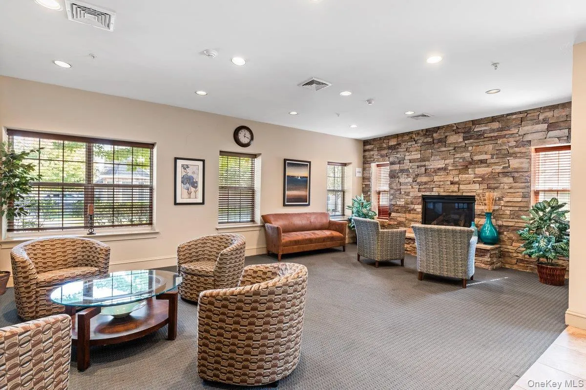 4 Steven Circle, Huntington, NY, 2 Bedrooms Bedrooms, 7 Rooms Rooms,2 BathroomsBathrooms,Residential,For Rent,Steven,0,966778 4 Steven Circle, Huntington, NY, 2 Bedrooms Bedrooms, 7 Rooms Rooms,2 BathroomsBathrooms,Residential,For Rent,Steven,0,966778