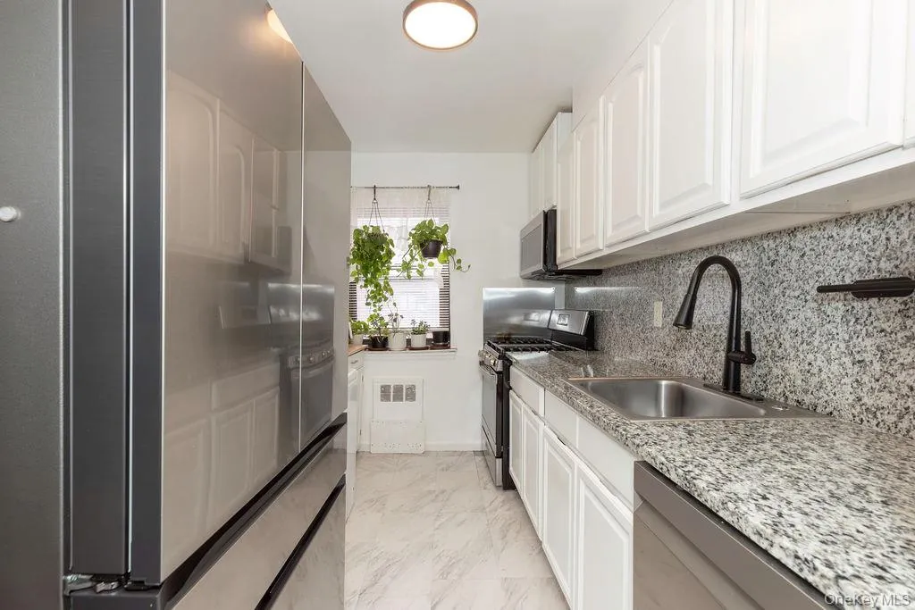 30 Fleetwood Avenue, Mount Vernon, NY, 2 Bedrooms Bedrooms, 4 Rooms Rooms,1 BathroomBathrooms,Residential,For Rent,Fleetwood,0,KEY966833 30 Fleetwood Avenue, Mount Vernon, NY, 2 Bedrooms Bedrooms, 4 Rooms Rooms,1 BathroomBathrooms,Residential,For Rent,Fleetwood,0,KEY966833
