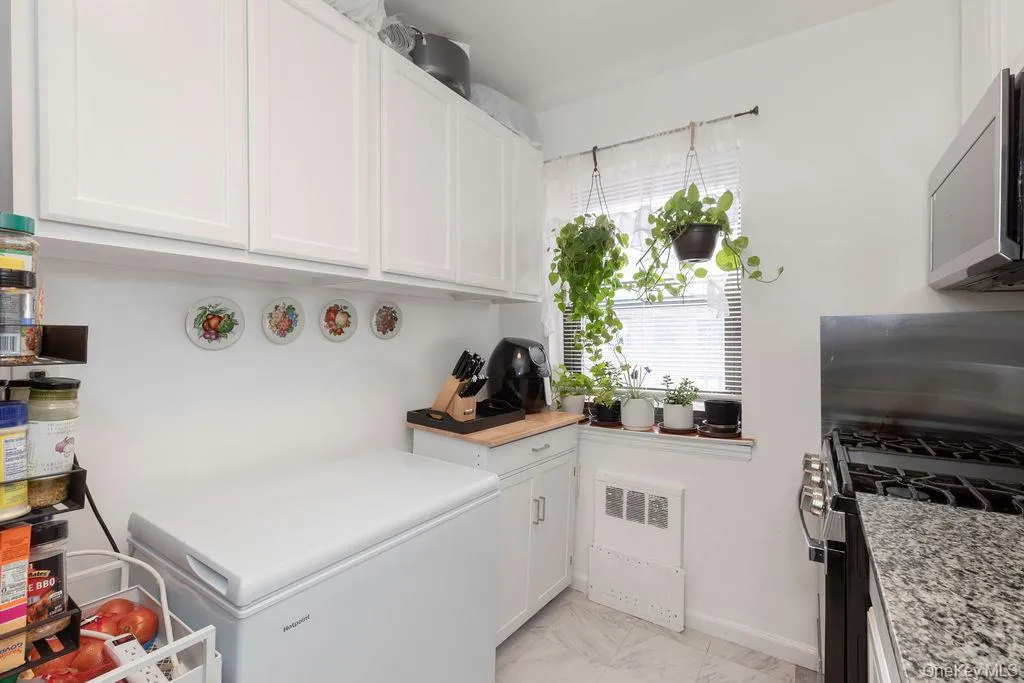 30 Fleetwood Avenue, Mount Vernon, NY, 2 Bedrooms Bedrooms, 4 Rooms Rooms,1 BathroomBathrooms,Residential,For Rent,Fleetwood,0,KEY966833 30 Fleetwood Avenue, Mount Vernon, NY, 2 Bedrooms Bedrooms, 4 Rooms Rooms,1 BathroomBathrooms,Residential,For Rent,Fleetwood,0,KEY966833