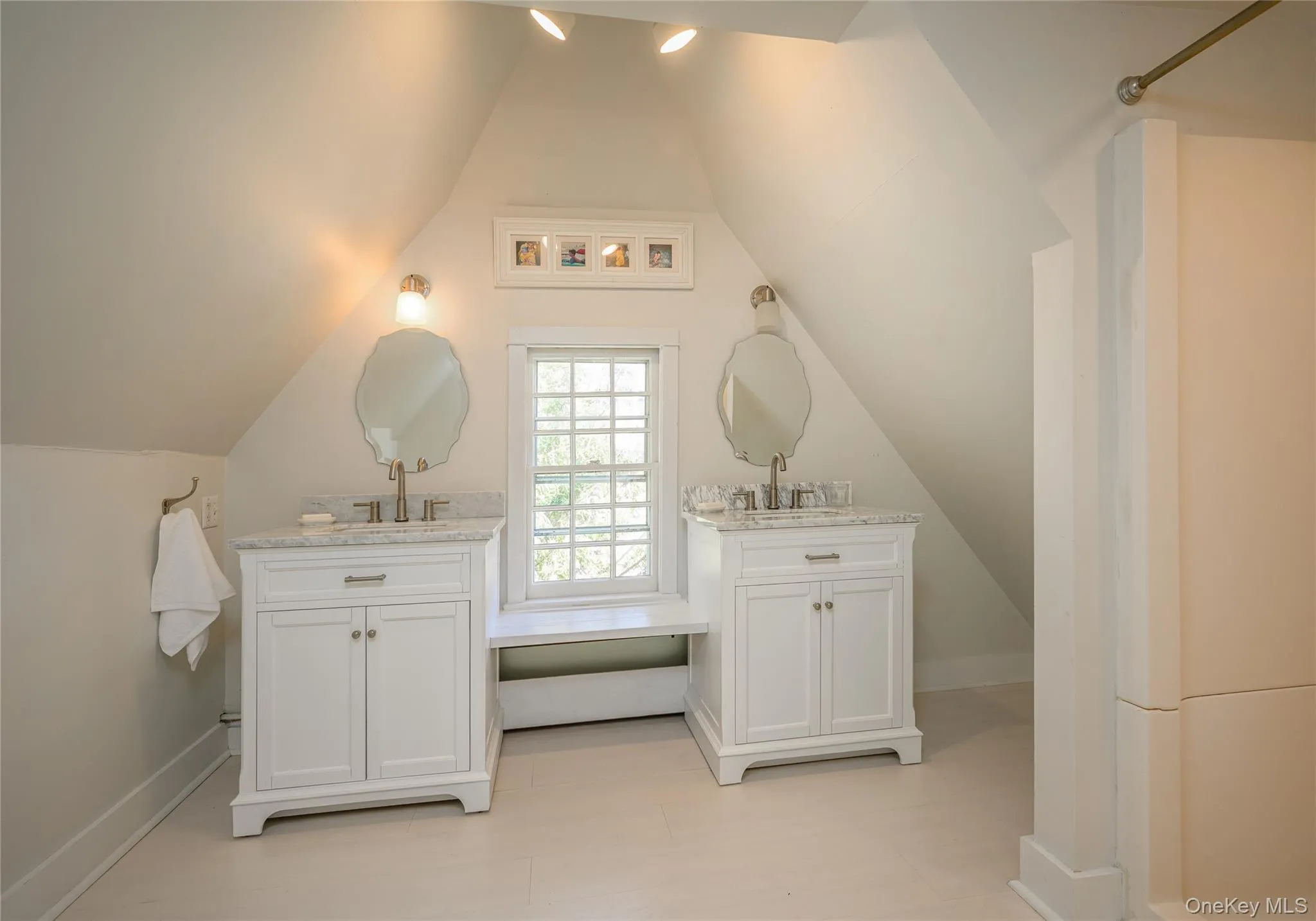 44 Merrit Avenue, Washington, NY, 3 Bedrooms Bedrooms, 6 Rooms Rooms,2 BathroomsBathrooms,Residential,For Rent,Merrit,0,966836 44 Merrit Avenue, Washington, NY, 3 Bedrooms Bedrooms, 6 Rooms Rooms,2 BathroomsBathrooms,Residential,For Rent,Merrit,0,966836