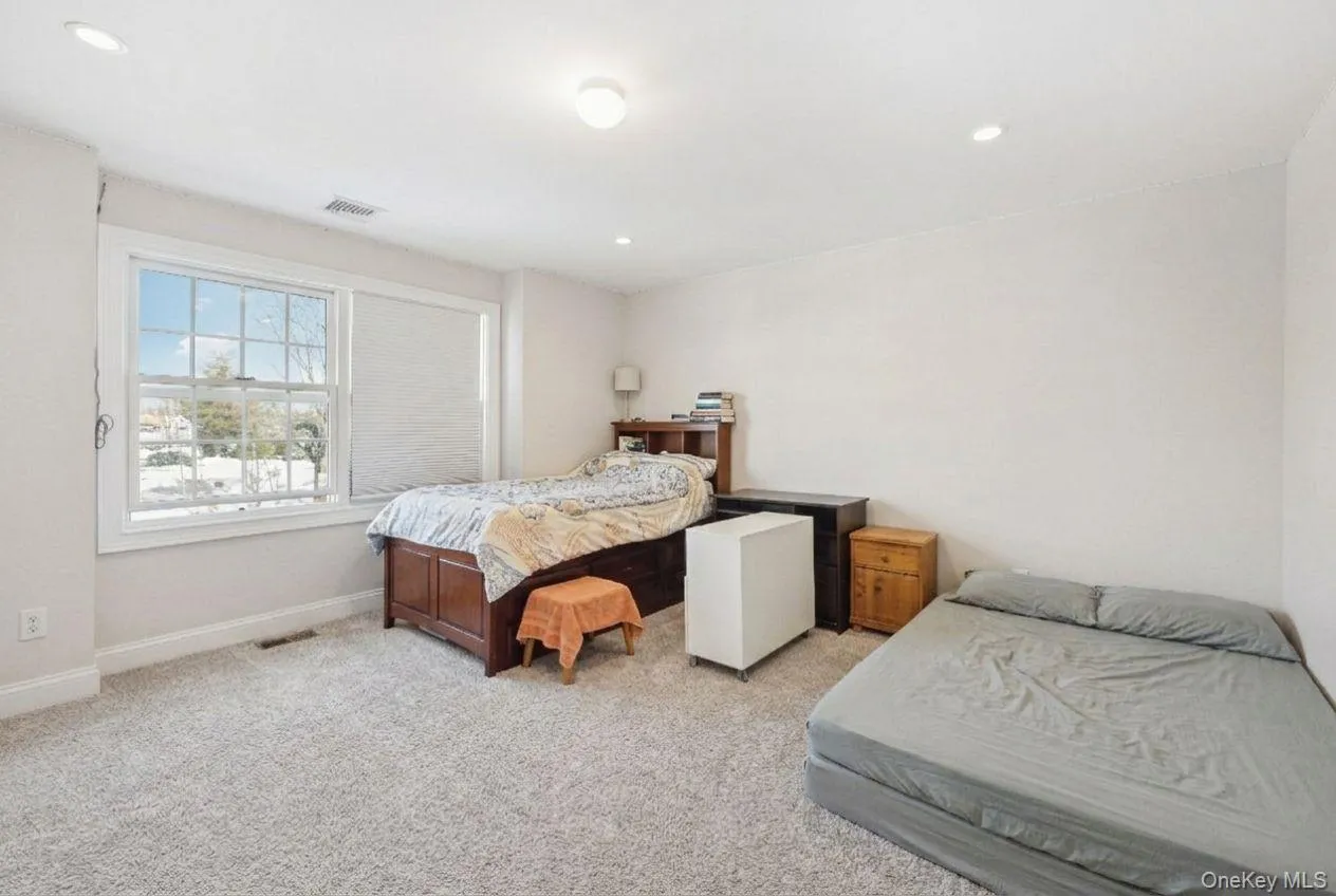 9 Saber Lane, Smithtown, NY, 5 Bedrooms Bedrooms, 9 Rooms Rooms,2 BathroomsBathrooms,Residential,For Rent,Saber,0,966838 9 Saber Lane, Smithtown, NY, 5 Bedrooms Bedrooms, 9 Rooms Rooms,2 BathroomsBathrooms,Residential,For Rent,Saber,0,966838