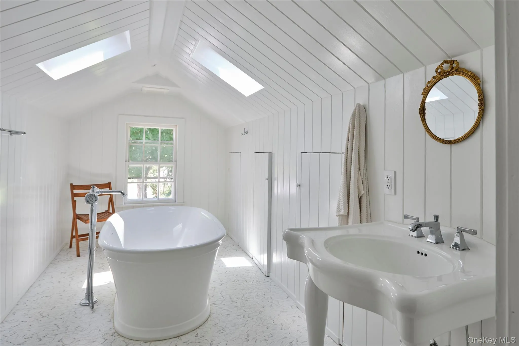 41 Seelbach Lane, Hyde Park, NY, 5 Bedrooms Bedrooms, 8 Rooms Rooms,2 BathroomsBathrooms,Residential Lease,For Rent,Seelbach,0,966853 41 Seelbach Lane, Hyde Park, NY, 5 Bedrooms Bedrooms, 8 Rooms Rooms,2 BathroomsBathrooms,Residential Lease,For Rent,Seelbach,0,966853