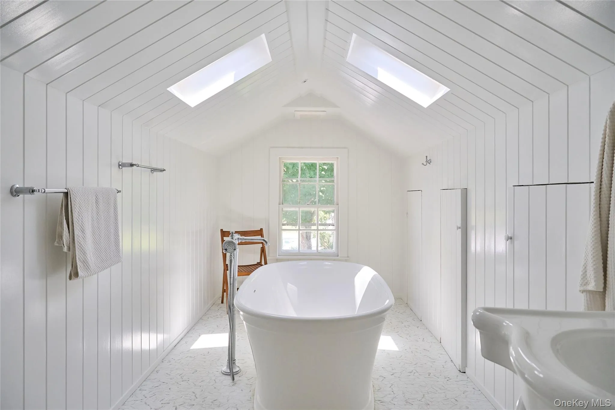 41 Seelbach Lane, Hyde Park, NY, 5 Bedrooms Bedrooms, 8 Rooms Rooms,2 BathroomsBathrooms,Residential Lease,For Rent,Seelbach,0,966853 41 Seelbach Lane, Hyde Park, NY, 5 Bedrooms Bedrooms, 8 Rooms Rooms,2 BathroomsBathrooms,Residential Lease,For Rent,Seelbach,0,966853