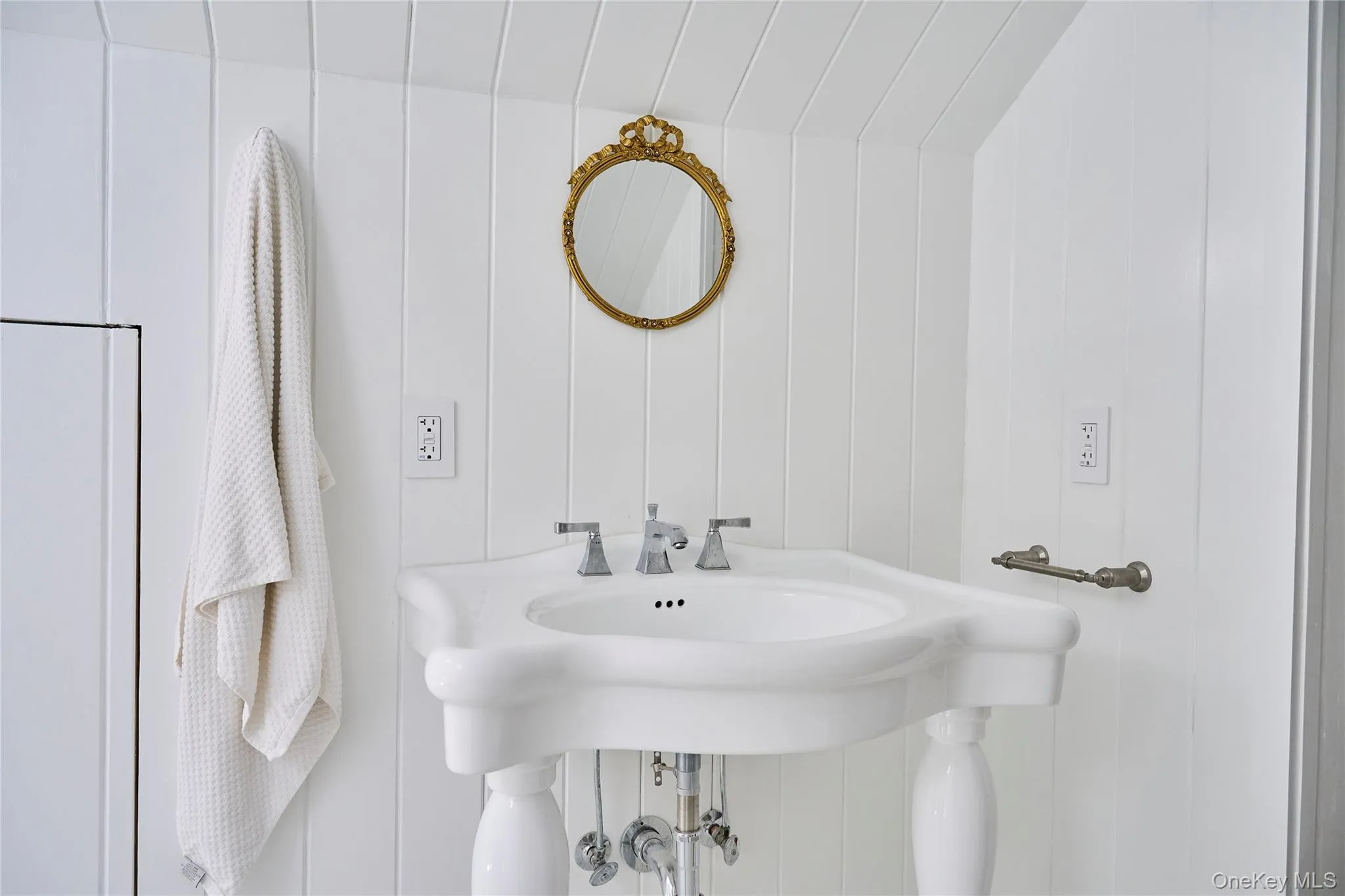 41 Seelbach Lane, Hyde Park, NY, 5 Bedrooms Bedrooms, 8 Rooms Rooms,2 BathroomsBathrooms,Residential Lease,For Rent,Seelbach,0,966853 41 Seelbach Lane, Hyde Park, NY, 5 Bedrooms Bedrooms, 8 Rooms Rooms,2 BathroomsBathrooms,Residential Lease,For Rent,Seelbach,0,966853