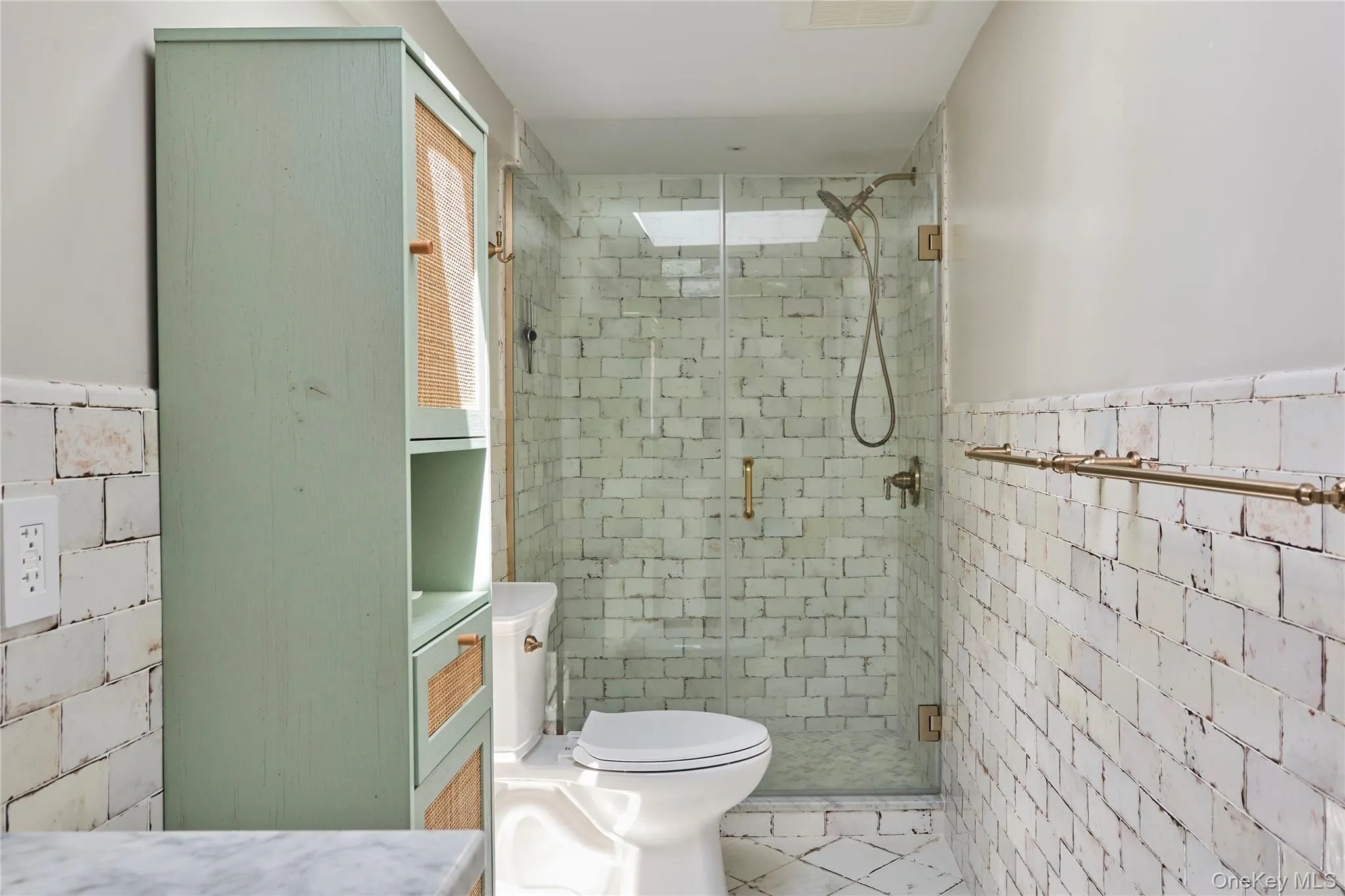 41 Seelbach Lane, Hyde Park, NY, 5 Bedrooms Bedrooms, 8 Rooms Rooms,2 BathroomsBathrooms,Residential Lease,For Rent,Seelbach,0,966853 41 Seelbach Lane, Hyde Park, NY, 5 Bedrooms Bedrooms, 8 Rooms Rooms,2 BathroomsBathrooms,Residential Lease,For Rent,Seelbach,0,966853