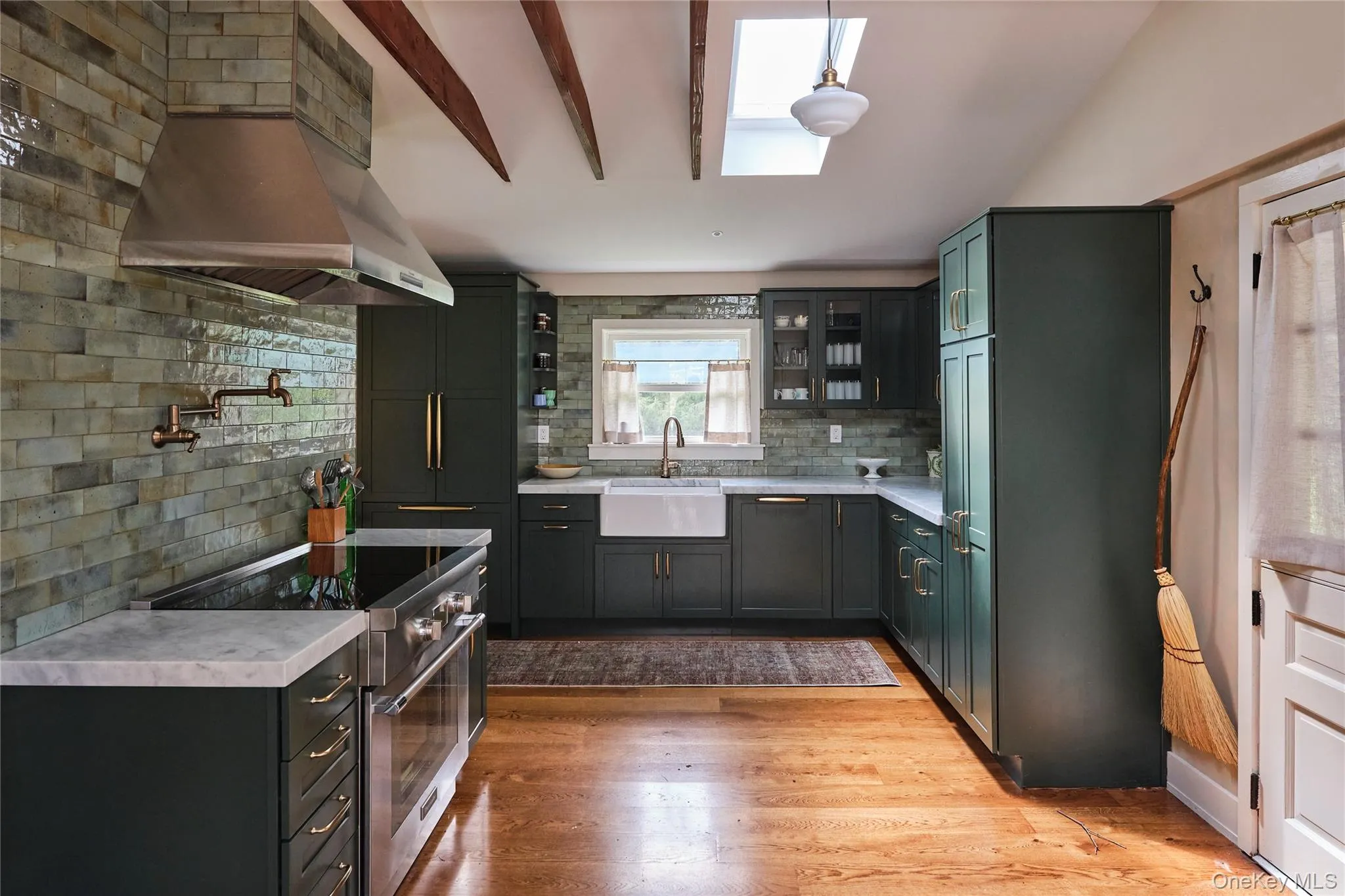 41 Seelbach Lane, Hyde Park, NY, 5 Bedrooms Bedrooms, 8 Rooms Rooms,2 BathroomsBathrooms,Residential Lease,For Rent,Seelbach,0,966853 41 Seelbach Lane, Hyde Park, NY, 5 Bedrooms Bedrooms, 8 Rooms Rooms,2 BathroomsBathrooms,Residential Lease,For Rent,Seelbach,0,966853