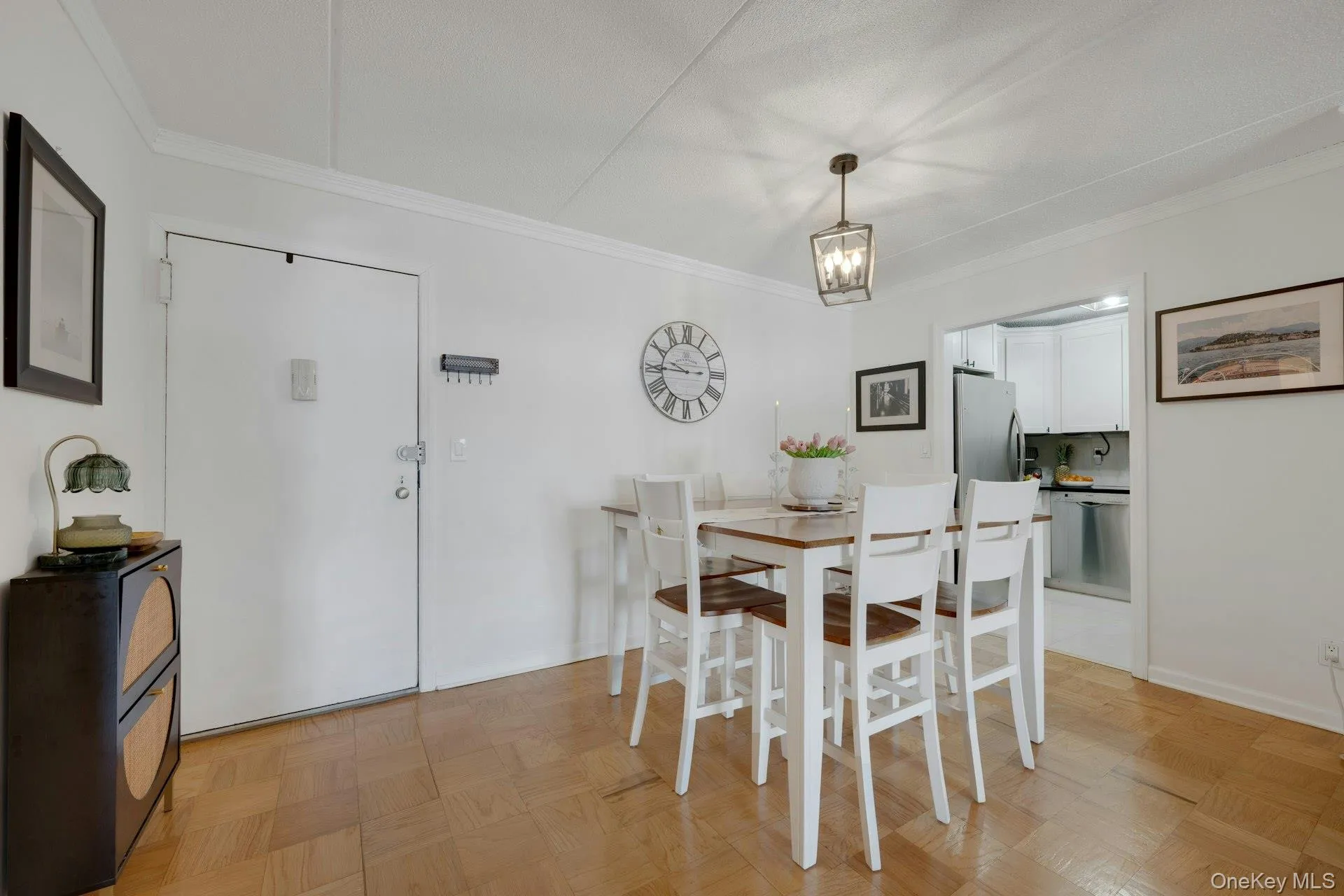Entry and dining area. Entry and dining area.