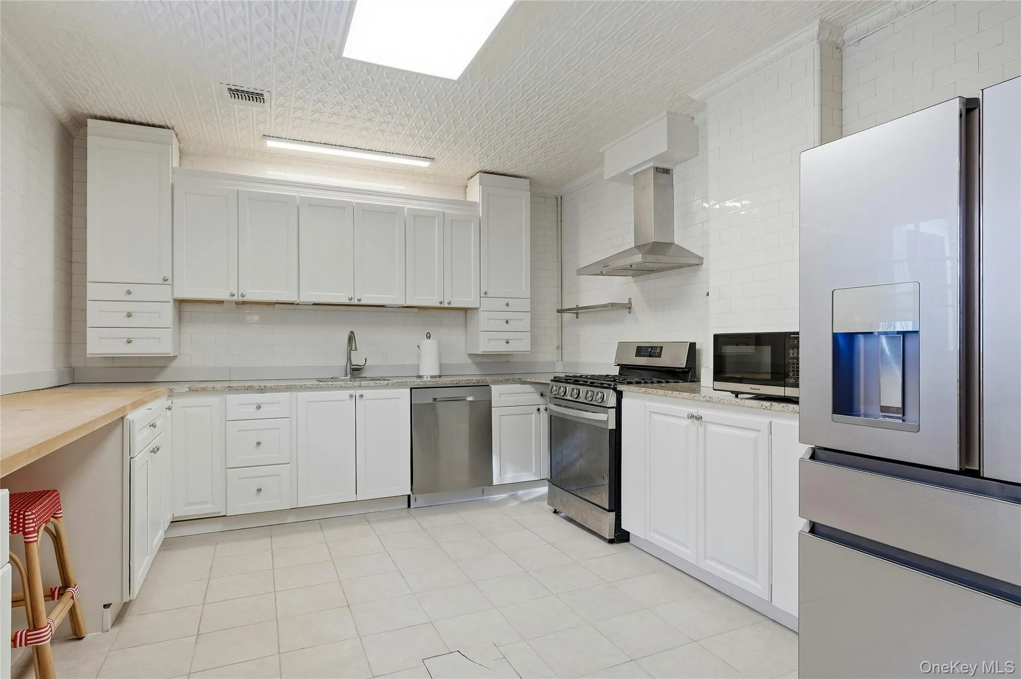 74 Peacock Lane, Oyster Bay, NY, 5 Bedrooms Bedrooms, 9 Rooms Rooms,4 BathroomsBathrooms,Residential Lease,For Rent,Peacock,0,966892 74 Peacock Lane, Oyster Bay, NY, 5 Bedrooms Bedrooms, 9 Rooms Rooms,4 BathroomsBathrooms,Residential Lease,For Rent,Peacock,0,966892