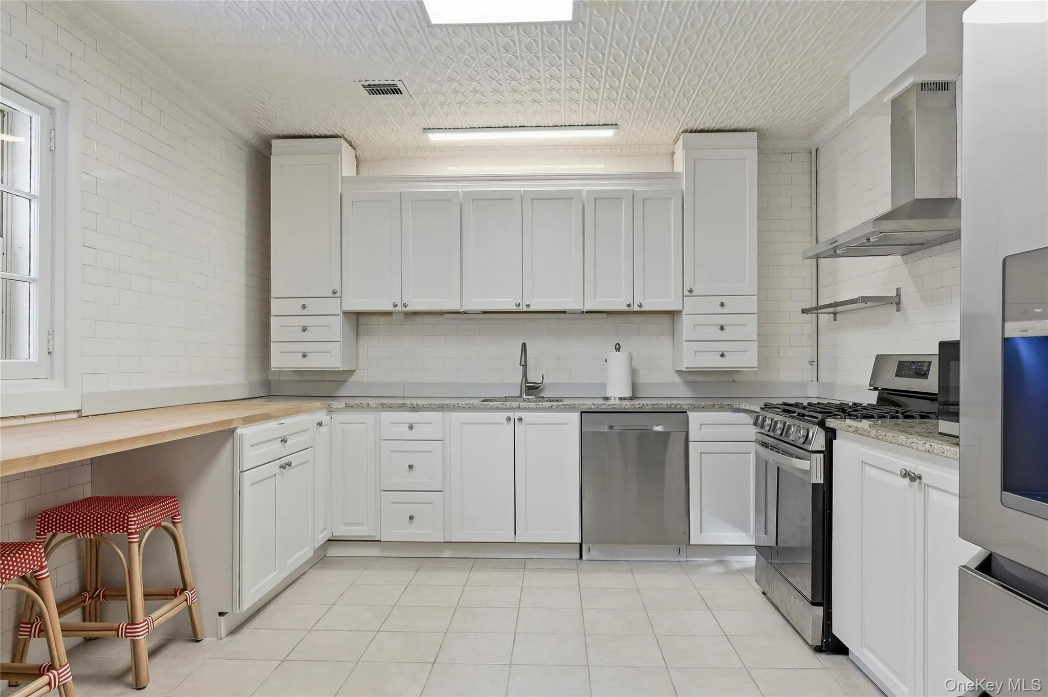 74 Peacock Lane, Oyster Bay, NY, 5 Bedrooms Bedrooms, 9 Rooms Rooms,4 BathroomsBathrooms,Residential Lease,For Rent,Peacock,0,966892 74 Peacock Lane, Oyster Bay, NY, 5 Bedrooms Bedrooms, 9 Rooms Rooms,4 BathroomsBathrooms,Residential Lease,For Rent,Peacock,0,966892