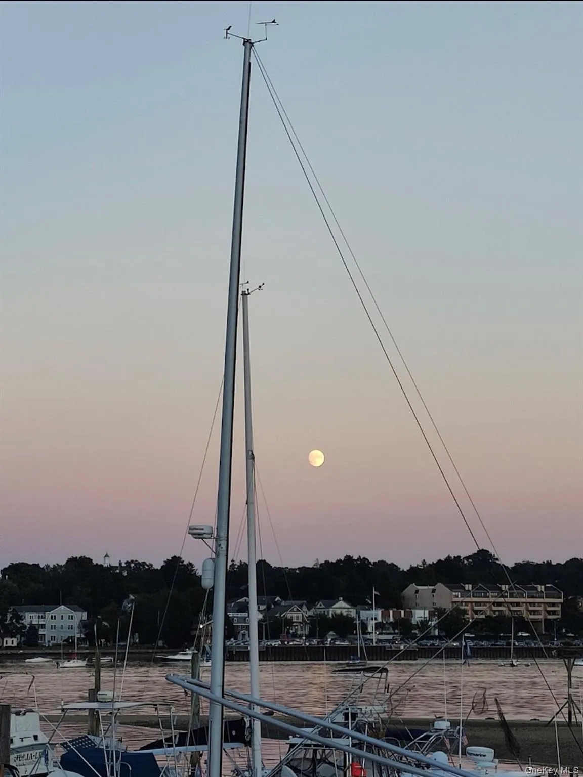 3 Toms Point Lane, North Hempstead, NY, 2 Bedrooms Bedrooms, 4 Rooms Rooms,1 BathroomBathrooms,Residential Lease,For Rent,Toms Point,0,966917 3 Toms Point Lane, North Hempstead, NY, 2 Bedrooms Bedrooms, 4 Rooms Rooms,1 BathroomBathrooms,Residential Lease,For Rent,Toms Point,0,966917