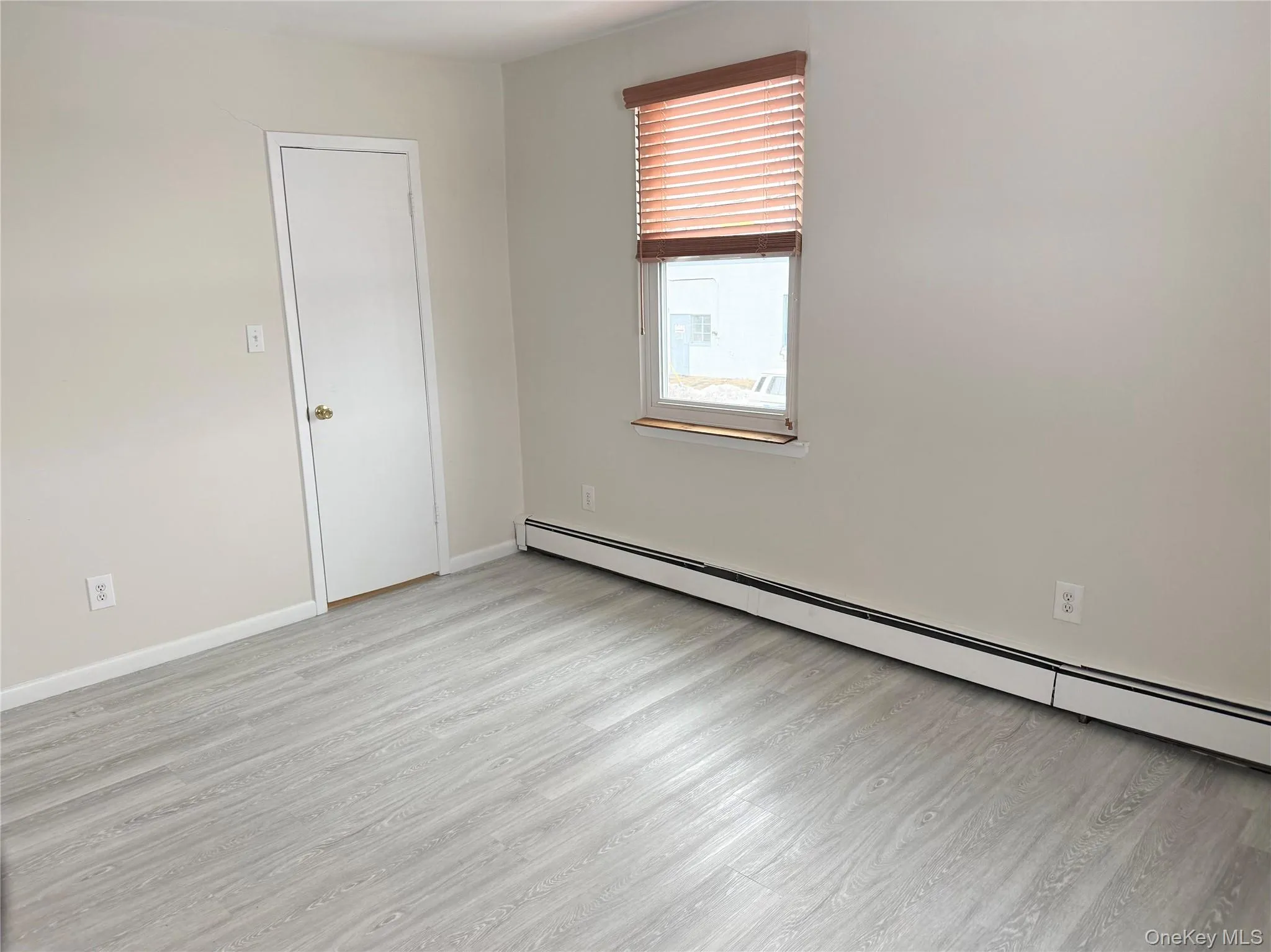 3 Toms Point Lane, North Hempstead, NY, 2 Bedrooms Bedrooms, 4 Rooms Rooms,1 BathroomBathrooms,Residential Lease,For Rent,Toms Point,0,966917 3 Toms Point Lane, North Hempstead, NY, 2 Bedrooms Bedrooms, 4 Rooms Rooms,1 BathroomBathrooms,Residential Lease,For Rent,Toms Point,0,966917