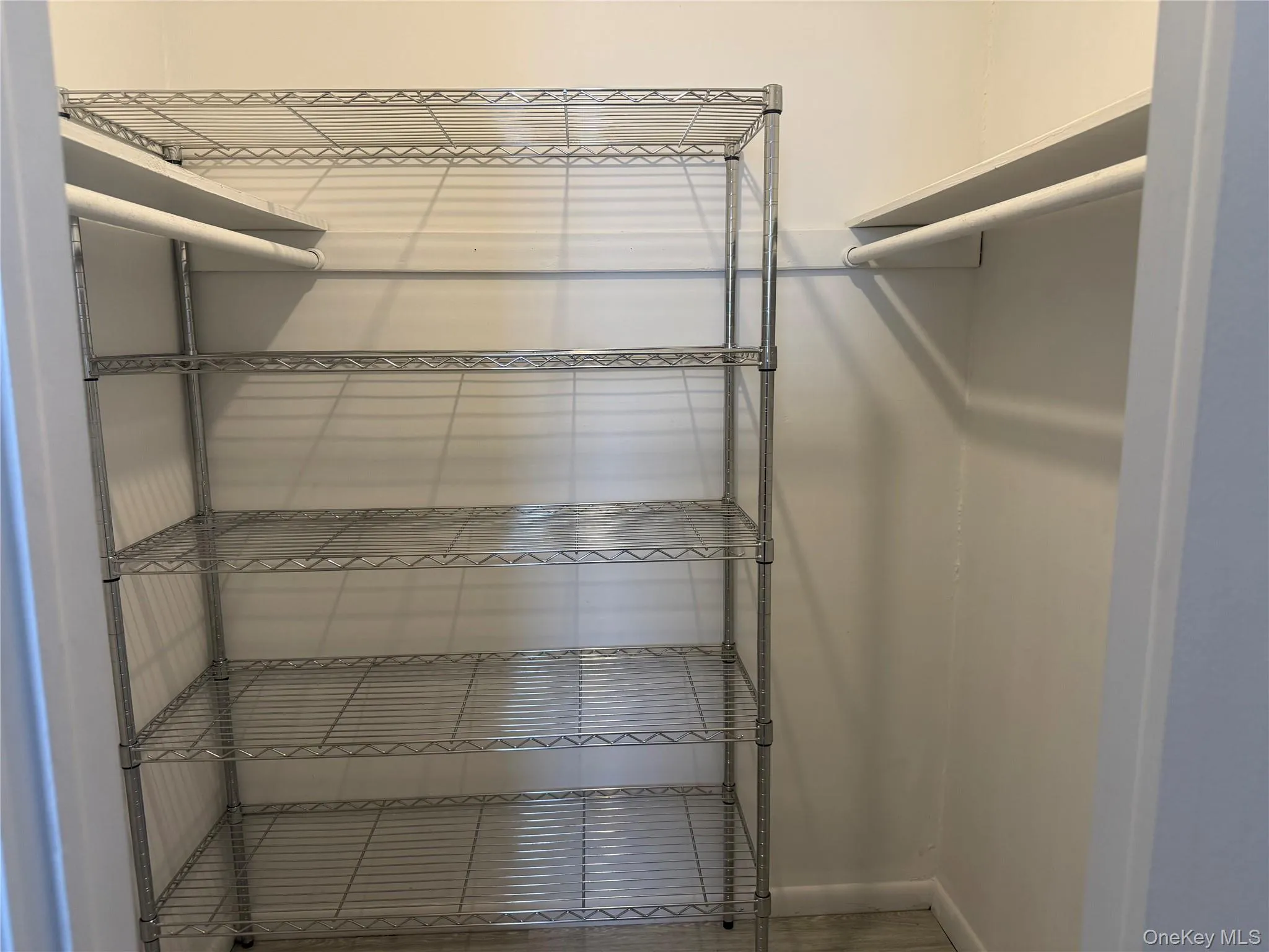 3 Toms Point Lane, North Hempstead, NY, 2 Bedrooms Bedrooms, 4 Rooms Rooms,1 BathroomBathrooms,Residential Lease,For Rent,Toms Point,0,966917 3 Toms Point Lane, North Hempstead, NY, 2 Bedrooms Bedrooms, 4 Rooms Rooms,1 BathroomBathrooms,Residential Lease,For Rent,Toms Point,0,966917