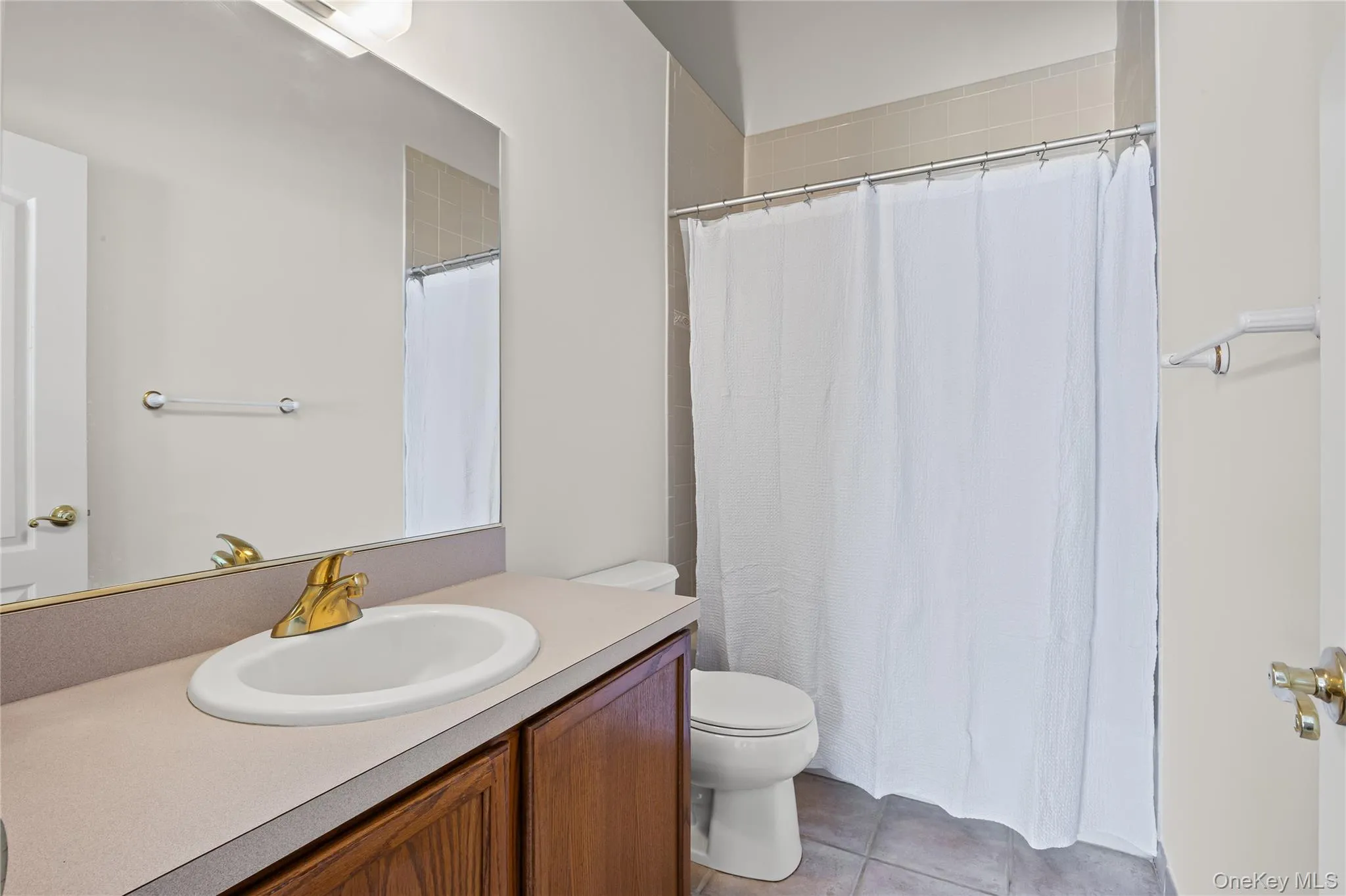 1005 Constance Lane, Brookhaven, NY, 2 Bedrooms Bedrooms, 5 Rooms Rooms,2 BathroomsBathrooms,Residential Lease,For Rent,Constance,0,966925 1005 Constance Lane, Brookhaven, NY, 2 Bedrooms Bedrooms, 5 Rooms Rooms,2 BathroomsBathrooms,Residential Lease,For Rent,Constance,0,966925