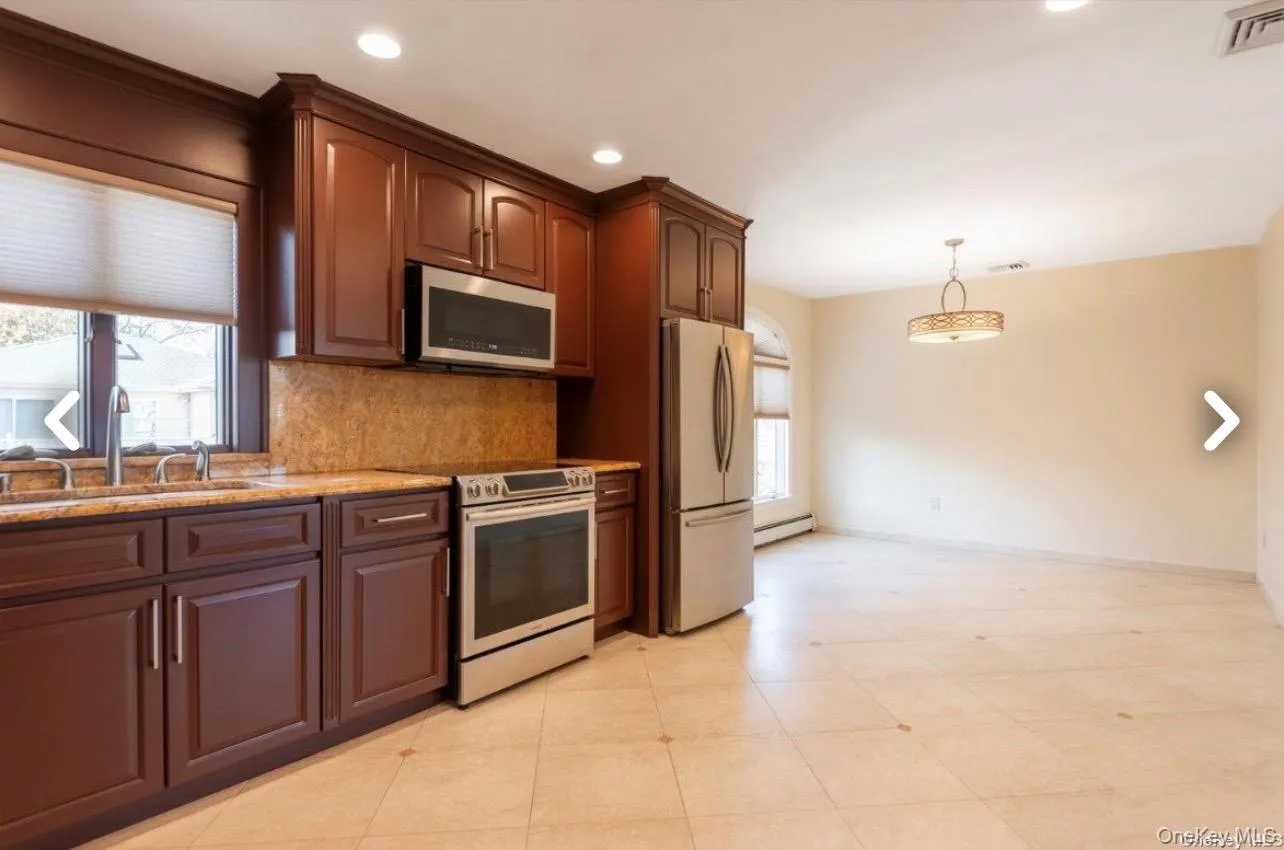171 Roslyn Road, Hempstead, NY, 3 Bedrooms Bedrooms, 6 Rooms Rooms,1 BathroomBathrooms,Residential Lease,For Rent,Roslyn,0,966951 171 Roslyn Road, Hempstead, NY, 3 Bedrooms Bedrooms, 6 Rooms Rooms,1 BathroomBathrooms,Residential Lease,For Rent,Roslyn,0,966951