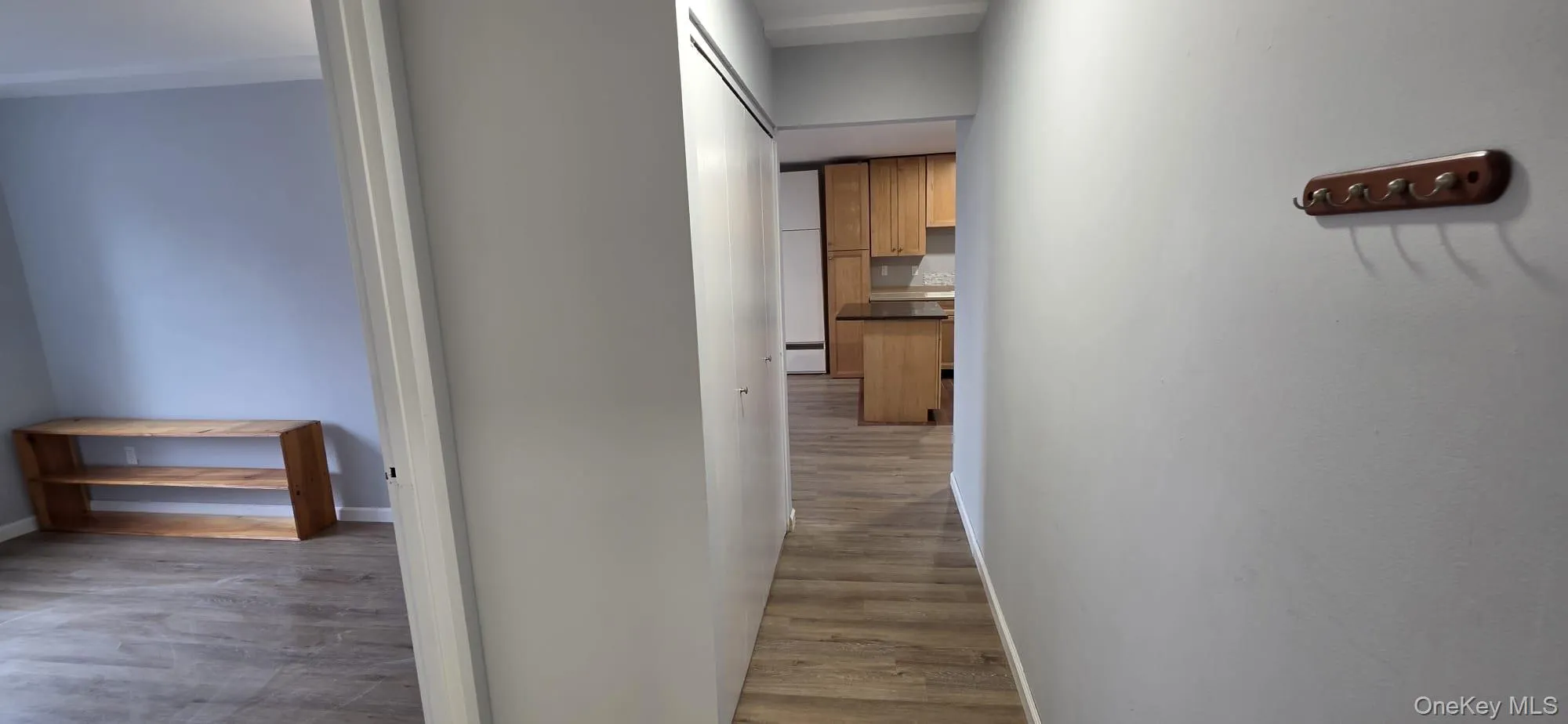 Hallway leading to Kitchen and livingroom Hallway leading to Kitchen and livingroom