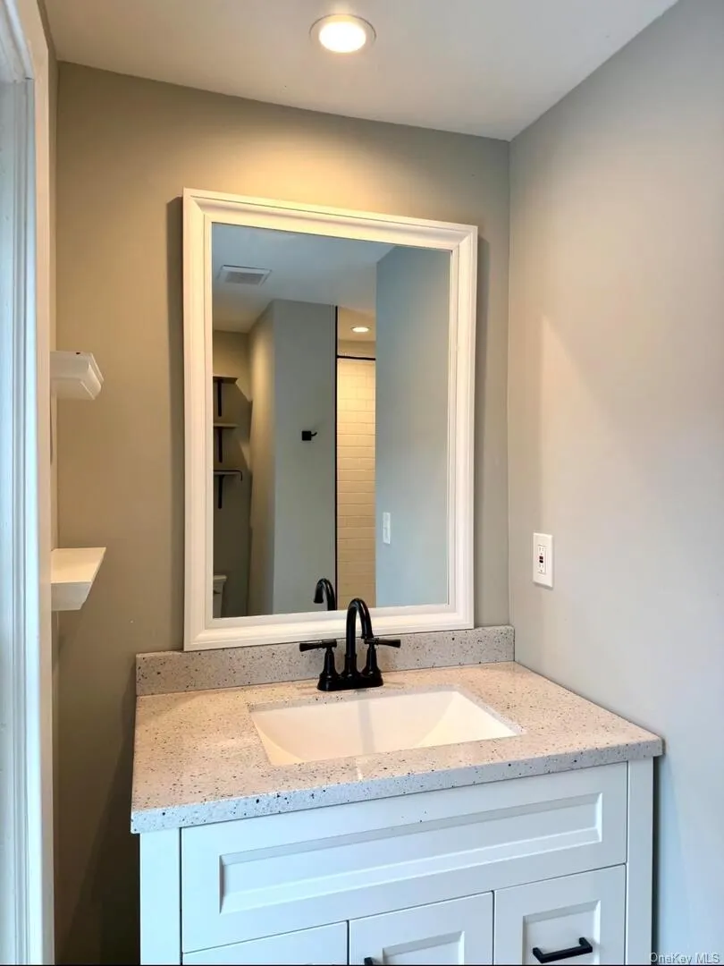 45 Garfield Street, Islip, NY, 3 Bedrooms Bedrooms, 6 Rooms Rooms,2 BathroomsBathrooms,Residential Lease,For Rent,Garfield,0,966964 45 Garfield Street, Islip, NY, 3 Bedrooms Bedrooms, 6 Rooms Rooms,2 BathroomsBathrooms,Residential Lease,For Rent,Garfield,0,966964