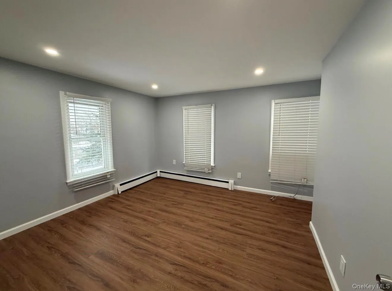 45 Garfield Street, Islip, NY, 3 Bedrooms Bedrooms, 6 Rooms Rooms,2 BathroomsBathrooms,Residential Lease,For Rent,Garfield,0,966964 45 Garfield Street, Islip, NY, 3 Bedrooms Bedrooms, 6 Rooms Rooms,2 BathroomsBathrooms,Residential Lease,For Rent,Garfield,0,966964