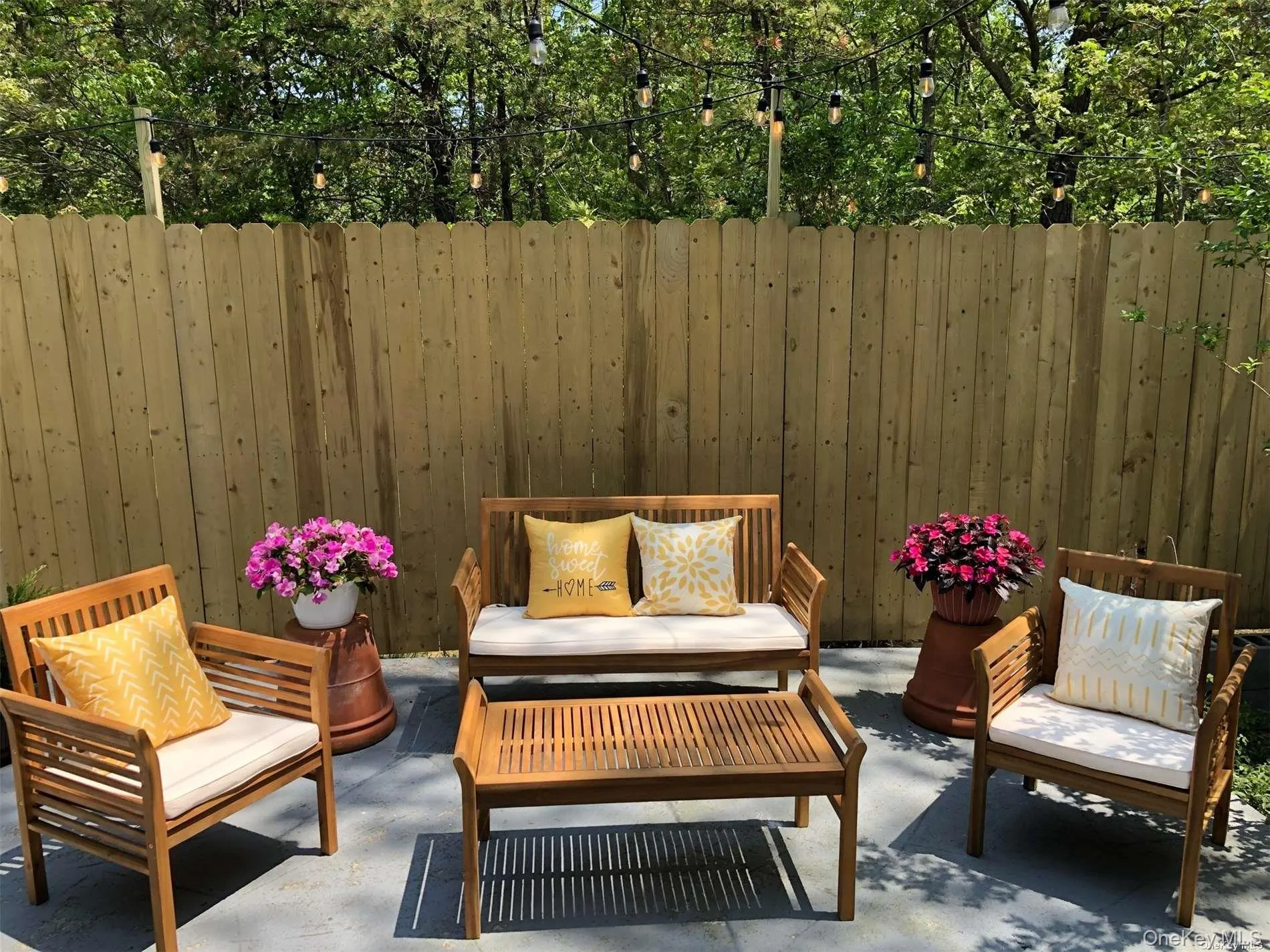 18 Old Riverhead Road, Southampton, NY, 3 Bedrooms Bedrooms, 5 Rooms Rooms,2 BathroomsBathrooms,Residential Lease,For Rent,Old Riverhead,0,966969 18 Old Riverhead Road, Southampton, NY, 3 Bedrooms Bedrooms, 5 Rooms Rooms,2 BathroomsBathrooms,Residential Lease,For Rent,Old Riverhead,0,966969