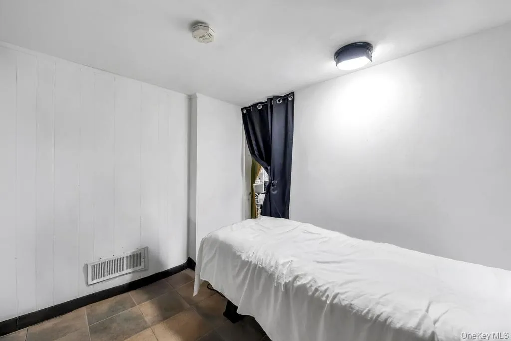 13 Crystal Street, Hempstead, NY, 4 Bedrooms Bedrooms, 7 Rooms Rooms,2 BathroomsBathrooms,Residential,For Rent,Crystal,0,967019 13 Crystal Street, Hempstead, NY, 4 Bedrooms Bedrooms, 7 Rooms Rooms,2 BathroomsBathrooms,Residential,For Rent,Crystal,0,967019