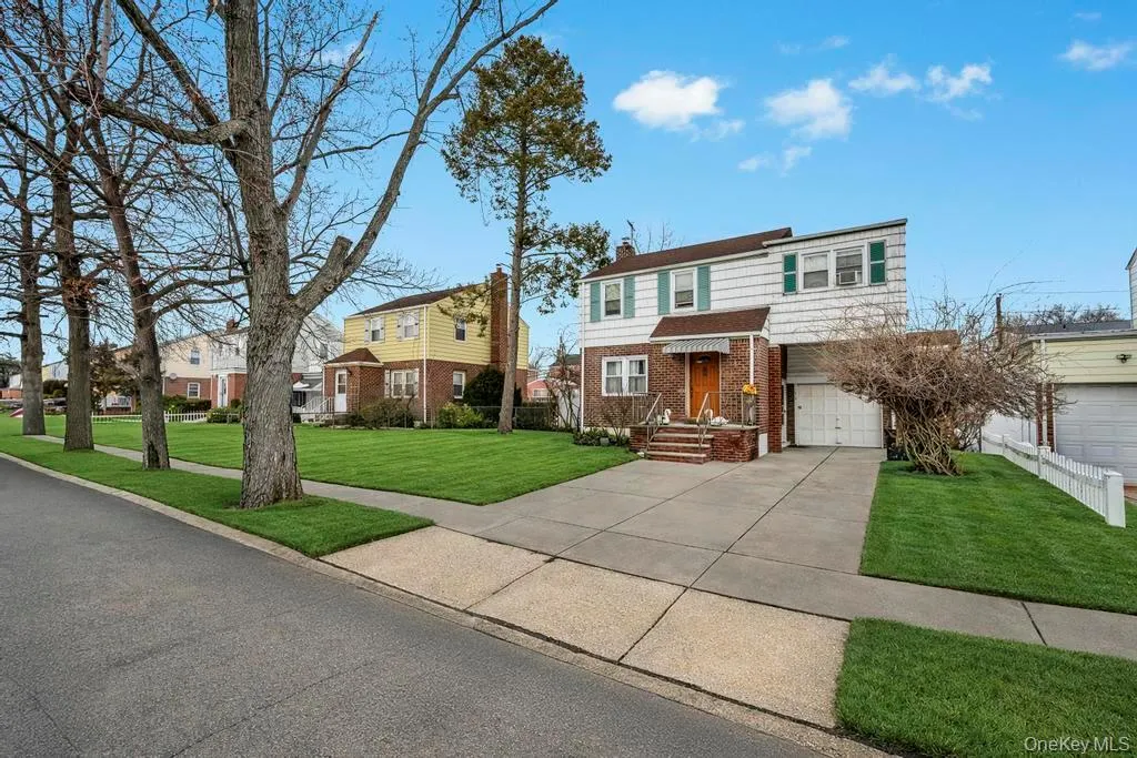 13 Crystal Street, Hempstead, NY, 4 Bedrooms Bedrooms, 7 Rooms Rooms,2 BathroomsBathrooms,Residential,For Rent,Crystal,0,967019 13 Crystal Street, Hempstead, NY, 4 Bedrooms Bedrooms, 7 Rooms Rooms,2 BathroomsBathrooms,Residential,For Rent,Crystal,0,967019