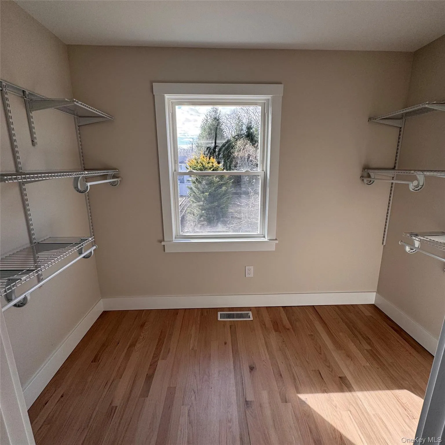 Bedroom walk in closet Bedroom walk in closet