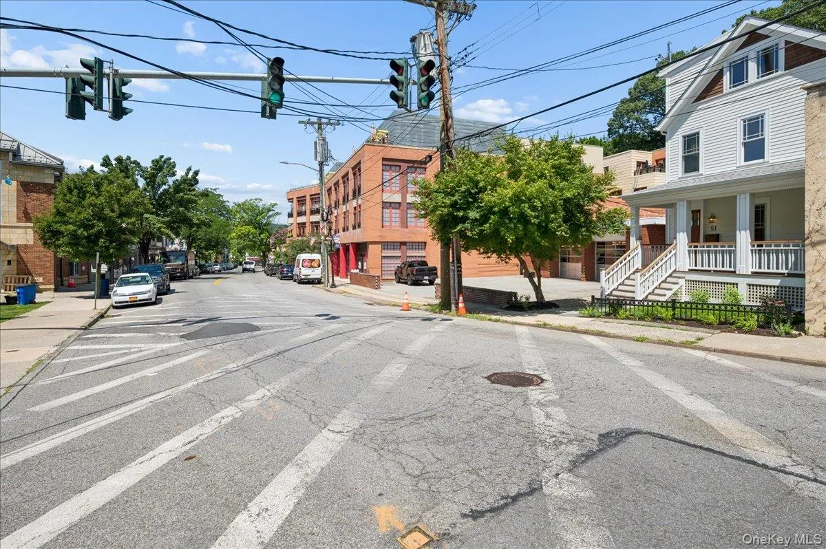 51 Main Street, Greenburgh, NY, 3 Bedrooms Bedrooms, 5 Rooms Rooms,2 BathroomsBathrooms,Residential Lease,For Rent,Main,0,967125 51 Main Street, Greenburgh, NY, 3 Bedrooms Bedrooms, 5 Rooms Rooms,2 BathroomsBathrooms,Residential Lease,For Rent,Main,0,967125