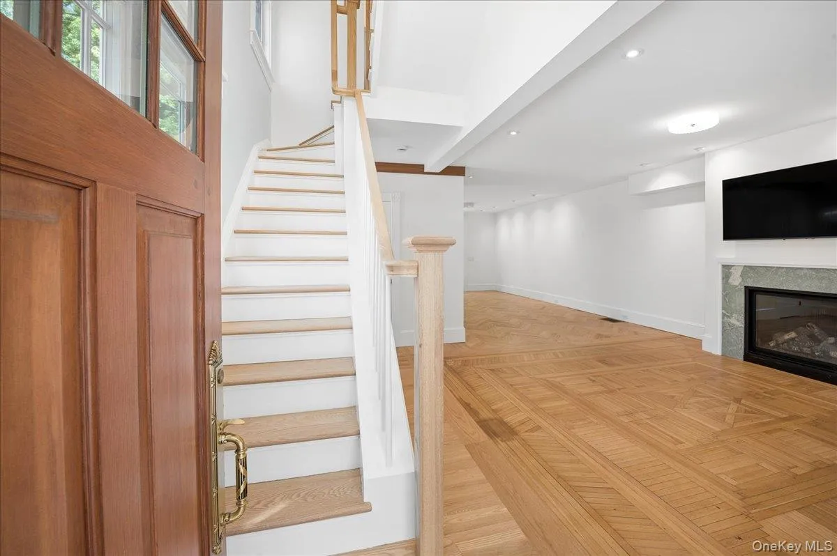 51 Main Street, Greenburgh, NY, 3 Bedrooms Bedrooms, 5 Rooms Rooms,2 BathroomsBathrooms,Residential Lease,For Rent,Main,0,967125 51 Main Street, Greenburgh, NY, 3 Bedrooms Bedrooms, 5 Rooms Rooms,2 BathroomsBathrooms,Residential Lease,For Rent,Main,0,967125